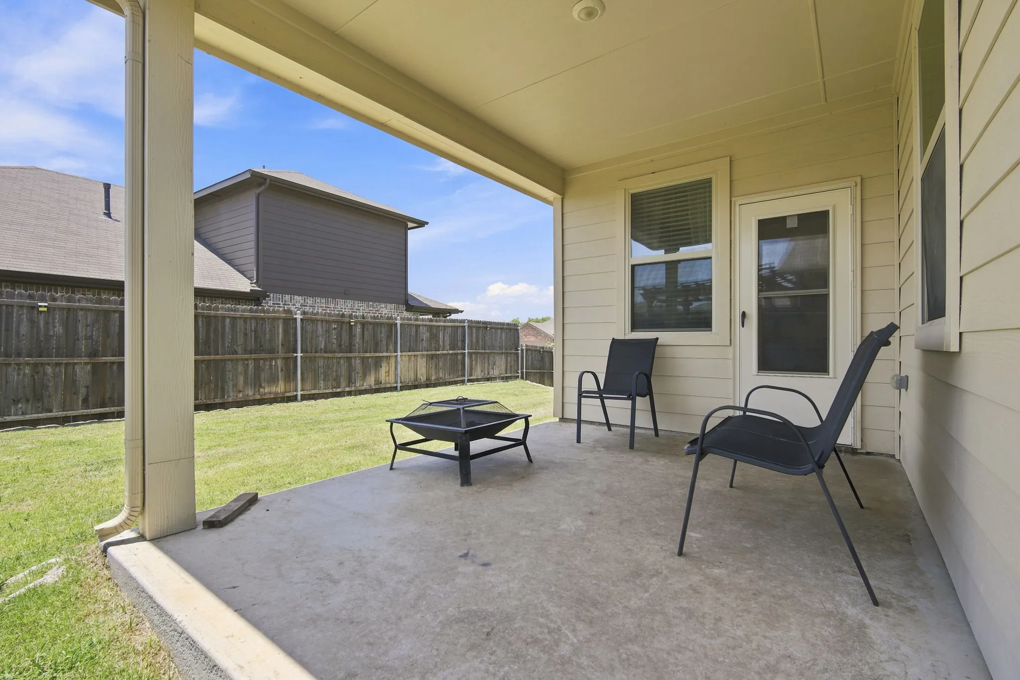 Single Family Residence For Sale in Kaufman County , 2070 Puma Street, Crandall, Texas 75114, 4 Bedroom, 3 Bathroom, 2 Garage spaces, 2,226 Sqft, built in 2020, mls#21247641, Real Estate Agent in Crandall, Homes For Sale in Kaufman county, Homes For Sale in Crandall, Realtor in Crandall Texas, Real Estate Brokerage Independent Realty Texas, Luminita Cordes Realtor