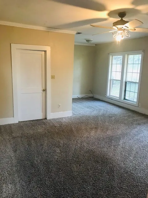 Single Family Residence For Sale in Ellis County , 106 W Decatur Street, Ennis, Texas 75119, 4 Bedroom, 2 Bathroom, Garage spaces, 1,870 Sqft, built in 1925, Preowned, mls#21247647, Real Estate Agent in Ennis, Homes For Sale in Ellis county, Homes For Sale in Ennis, Realtor in Ennis Texas, Real Estate Brokerage Independent Realty Texas, Luminita Cordes Realtor