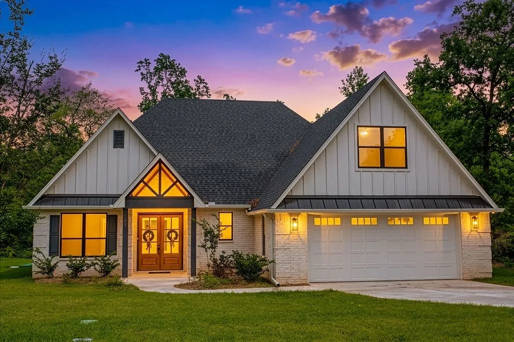 Single Family Residence For Sale in Smith County , 221 Brookside Drive, Hideaway, Texas 75771, 4 Bedroom, 3 Bathroom, 2 Garage spaces, 2,928 Sqft, built in 2024, New Construction - Complete, mls#21247661, Real Estate Agent in Hideaway, Homes For Sale in Smith county, Homes For Sale in Hideaway, Realtor in Hideaway Texas, Real Estate Brokerage Independent Realty Texas, Luminita Cordes Realtor