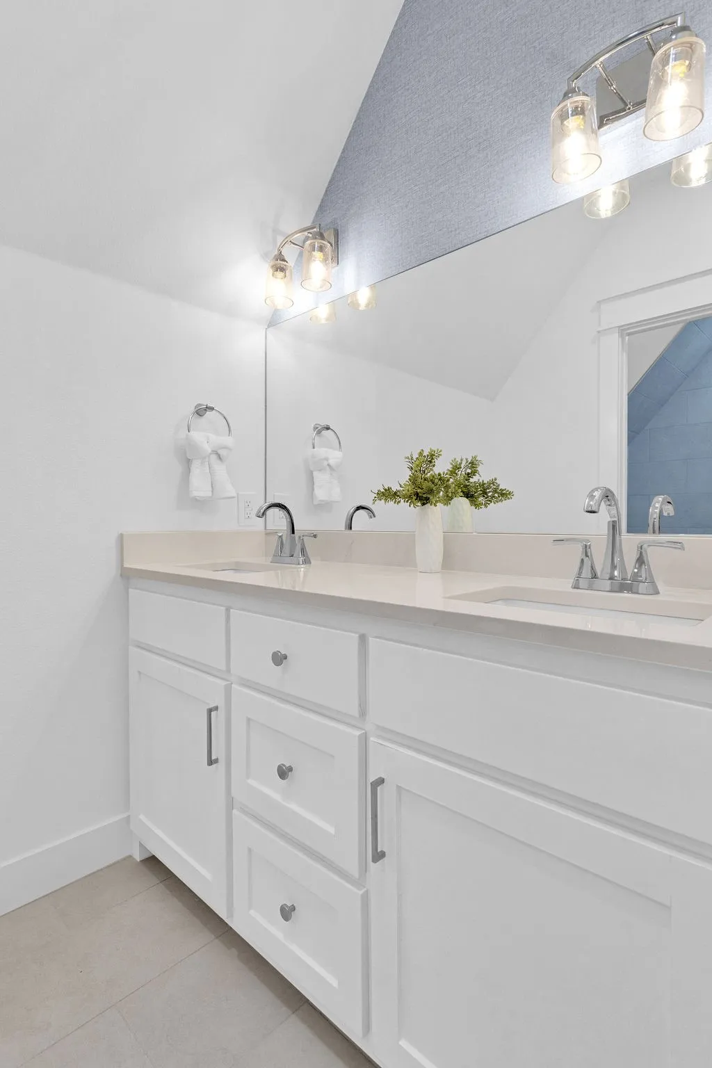 Single Family Residence For Sale in Smith County , 221 Brookside Drive, Hideaway, Texas 75771, 4 Bedroom, 3 Bathroom, 2 Garage spaces, 2,928 Sqft, built in 2024, New Construction - Complete, mls#21247661, Real Estate Agent in Hideaway, Homes For Sale in Smith county, Homes For Sale in Hideaway, Realtor in Hideaway Texas, Real Estate Brokerage Independent Realty Texas, Luminita Cordes Realtor