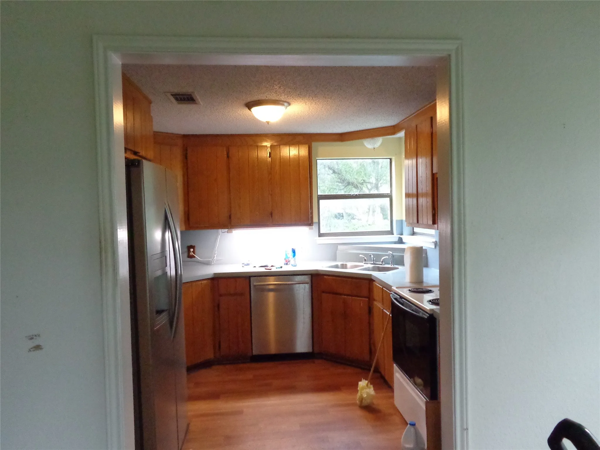 Single Family Residence For Sale in Bosque County , 261 County Road 1766, Clifton, Texas 76634, 3 Bedroom, 3 Bathroom, 2 Garage spaces, 1,393 Sqft, built in 1988, mls#21246315, Real Estate Agent in Clifton, Homes For Sale in Bosque county, Homes For Sale in Clifton, Realtor in Clifton Texas, Real Estate Brokerage Independent Realty Texas, Luminita Cordes Realtor