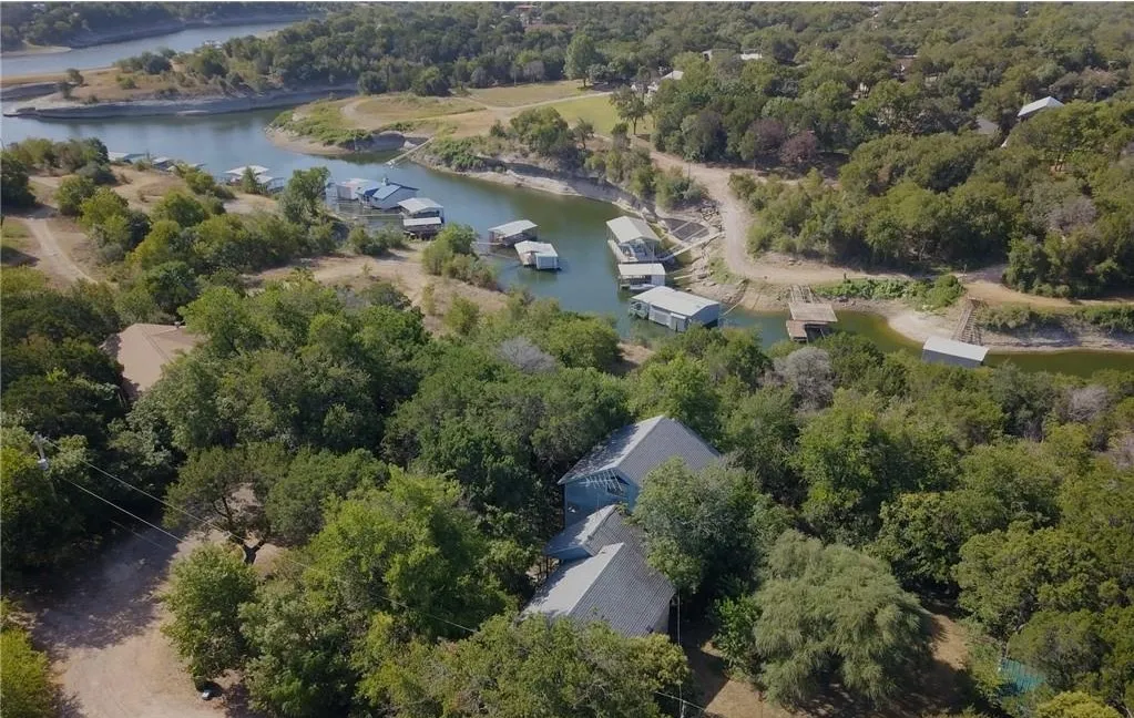 Single Family Residence For Sale in Bosque County , 261 County Road 1766, Clifton, Texas 76634, 3 Bedroom, 3 Bathroom, 2 Garage spaces, 1,393 Sqft, built in 1988, mls#21246315, Real Estate Agent in Clifton, Homes For Sale in Bosque county, Homes For Sale in Clifton, Realtor in Clifton Texas, Real Estate Brokerage Independent Realty Texas, Luminita Cordes Realtor