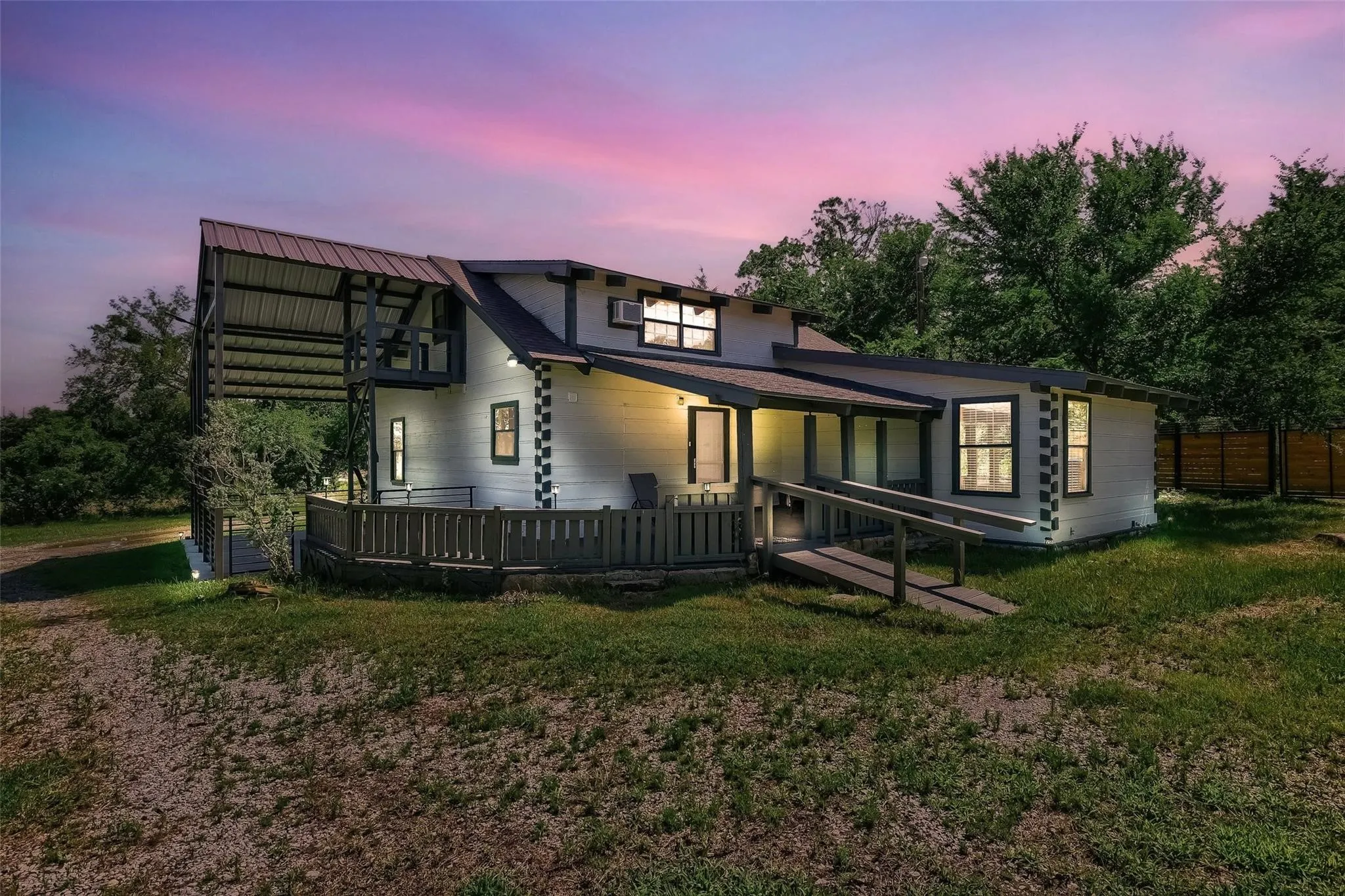 Single Family Residence For Sale in Grayson County , 3628 Ansley Boulevard, Denison, Texas 75020, 3 Bedroom, 3 Bathroom, Garage spaces, 2,136 Sqft, built in 1993, Preowned, Price $649,000, mls#21242276, Real Estate Agent in Denison, Homes For Sale in Grayson county, Homes For Sale in Denison, Realtor in Denison Texas, Real Estate Brokerage Independent Realty Texas, Luminita Cordes Realtor