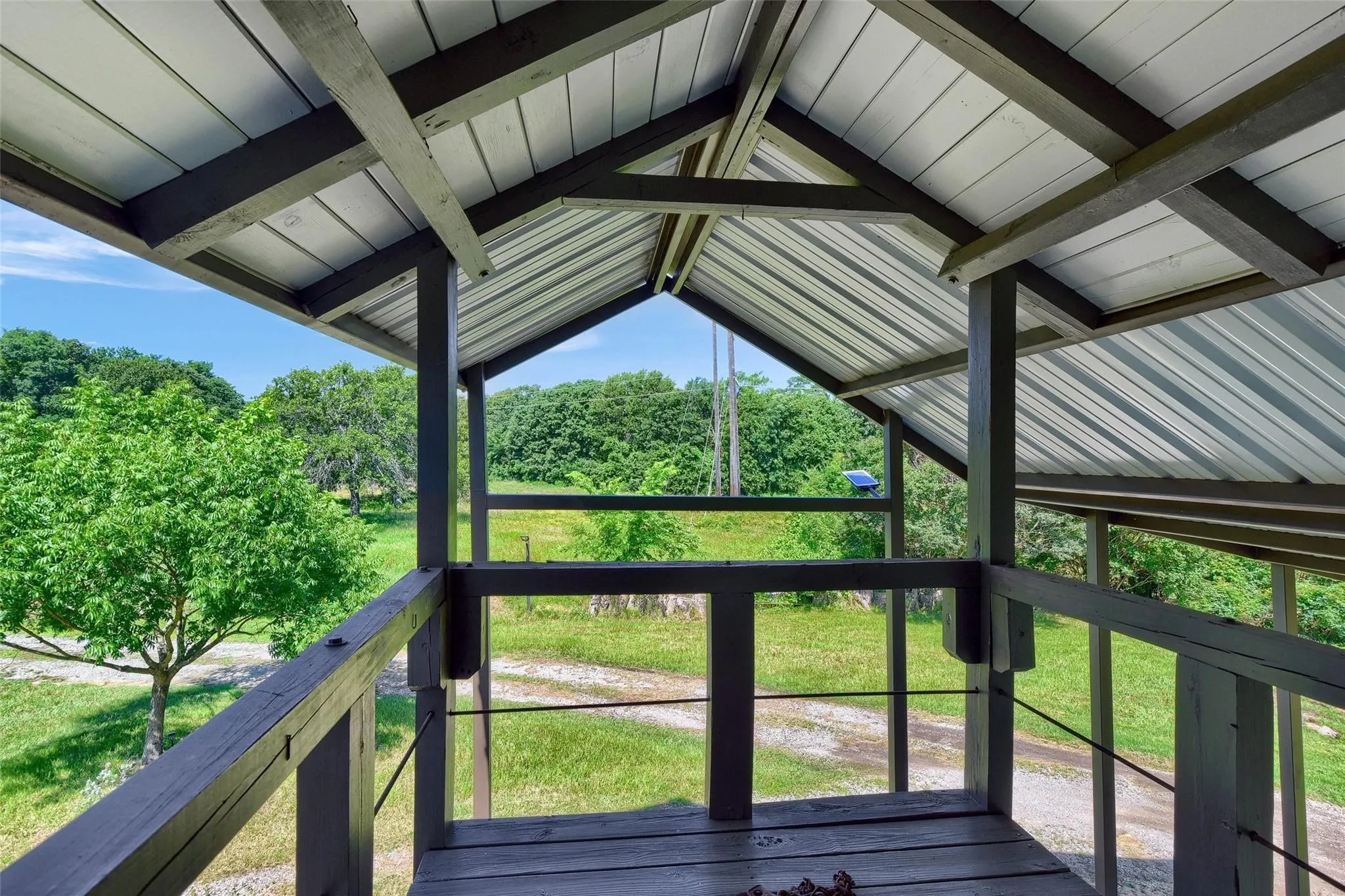 Single Family Residence For Sale in Grayson County , 3628 Ansley Boulevard, Denison, Texas 75020, 3 Bedroom, 3 Bathroom, Garage spaces, 2,136 Sqft, built in 1993, Preowned, Price $649,000, mls#21242276, Real Estate Agent in Denison, Homes For Sale in Grayson county, Homes For Sale in Denison, Realtor in Denison Texas, Real Estate Brokerage Independent Realty Texas, Luminita Cordes Realtor