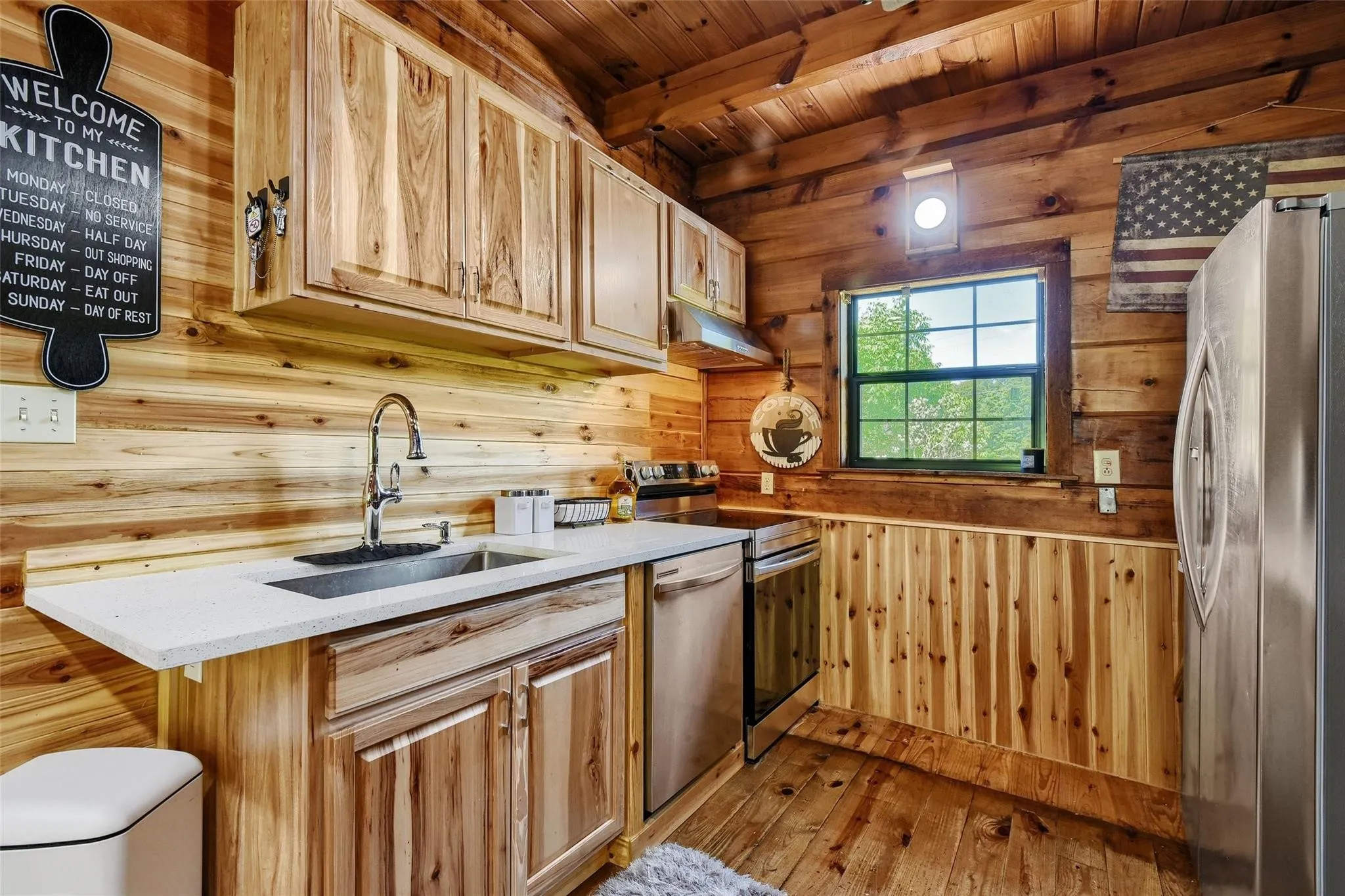 Single Family Residence For Sale in Grayson County , 3628 Ansley Boulevard, Denison, Texas 75020, 3 Bedroom, 3 Bathroom, Garage spaces, 2,136 Sqft, built in 1993, Preowned, Price $649,000, mls#21242276, Real Estate Agent in Denison, Homes For Sale in Grayson county, Homes For Sale in Denison, Realtor in Denison Texas, Real Estate Brokerage Independent Realty Texas, Luminita Cordes Realtor