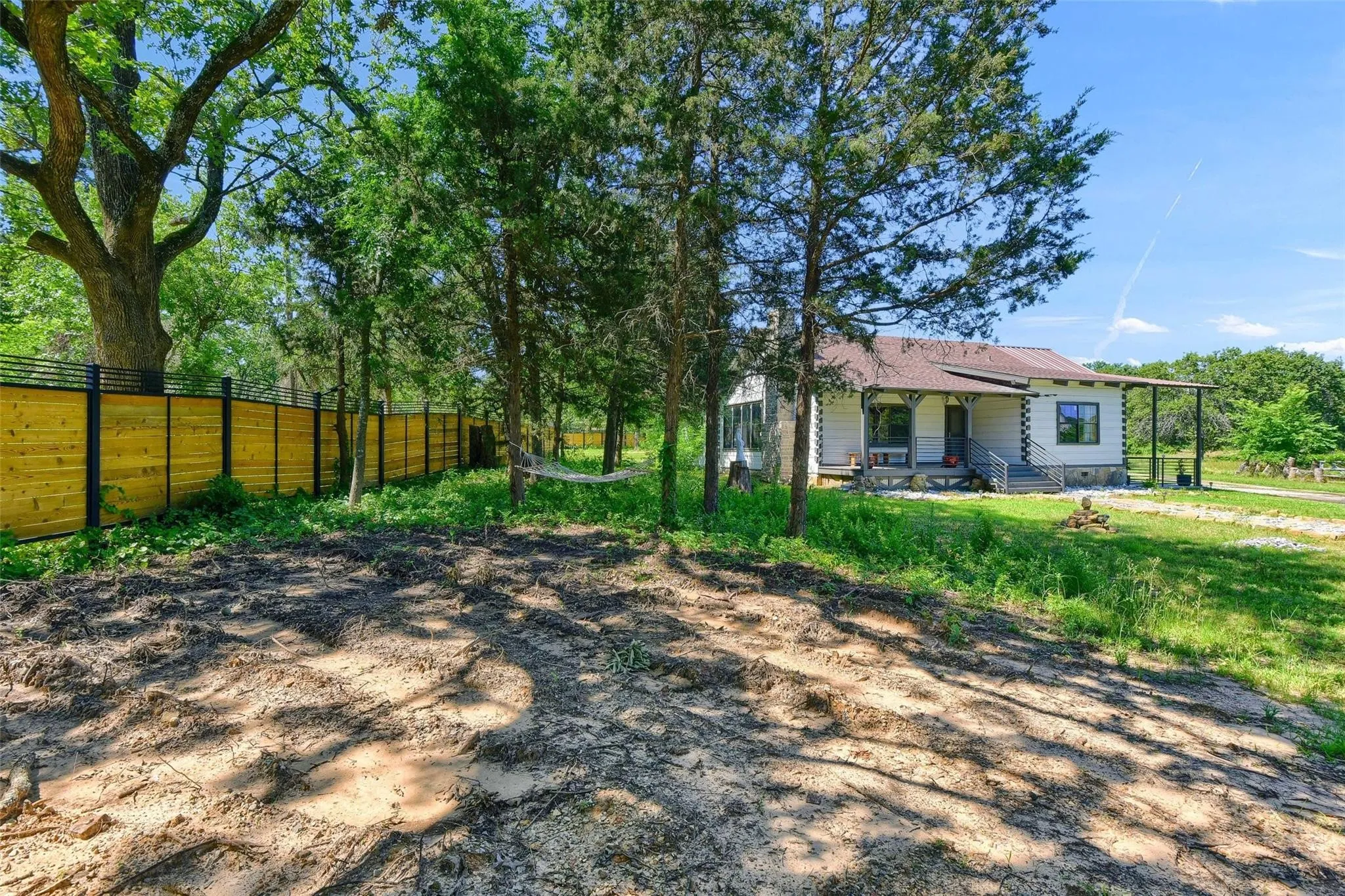 Single Family Residence For Sale in Grayson County , 3628 Ansley Boulevard, Denison, Texas 75020, 3 Bedroom, 3 Bathroom, Garage spaces, 2,136 Sqft, built in 1993, Preowned, Price $649,000, mls#21242276, Real Estate Agent in Denison, Homes For Sale in Grayson county, Homes For Sale in Denison, Realtor in Denison Texas, Real Estate Brokerage Independent Realty Texas, Luminita Cordes Realtor