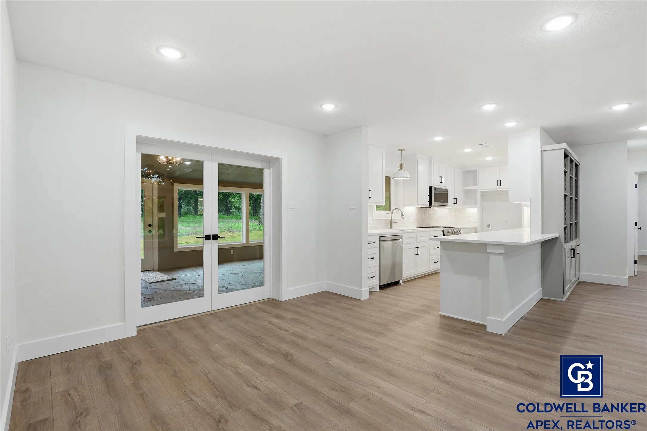 Farm For Sale in Hill County , 11458 State Highway 171, Covington, Texas 76636, 3 Bedroom, 2 Bathroom, 2 Garage spaces, 2,210 Sqft, built in 1975, Preowned, mls#21244826, Real Estate Agent in Covington, Homes For Sale in Hill county, Homes For Sale in Covington, Realtor in Covington Texas, Real Estate Brokerage Independent Realty Texas, Luminita Cordes Realtor