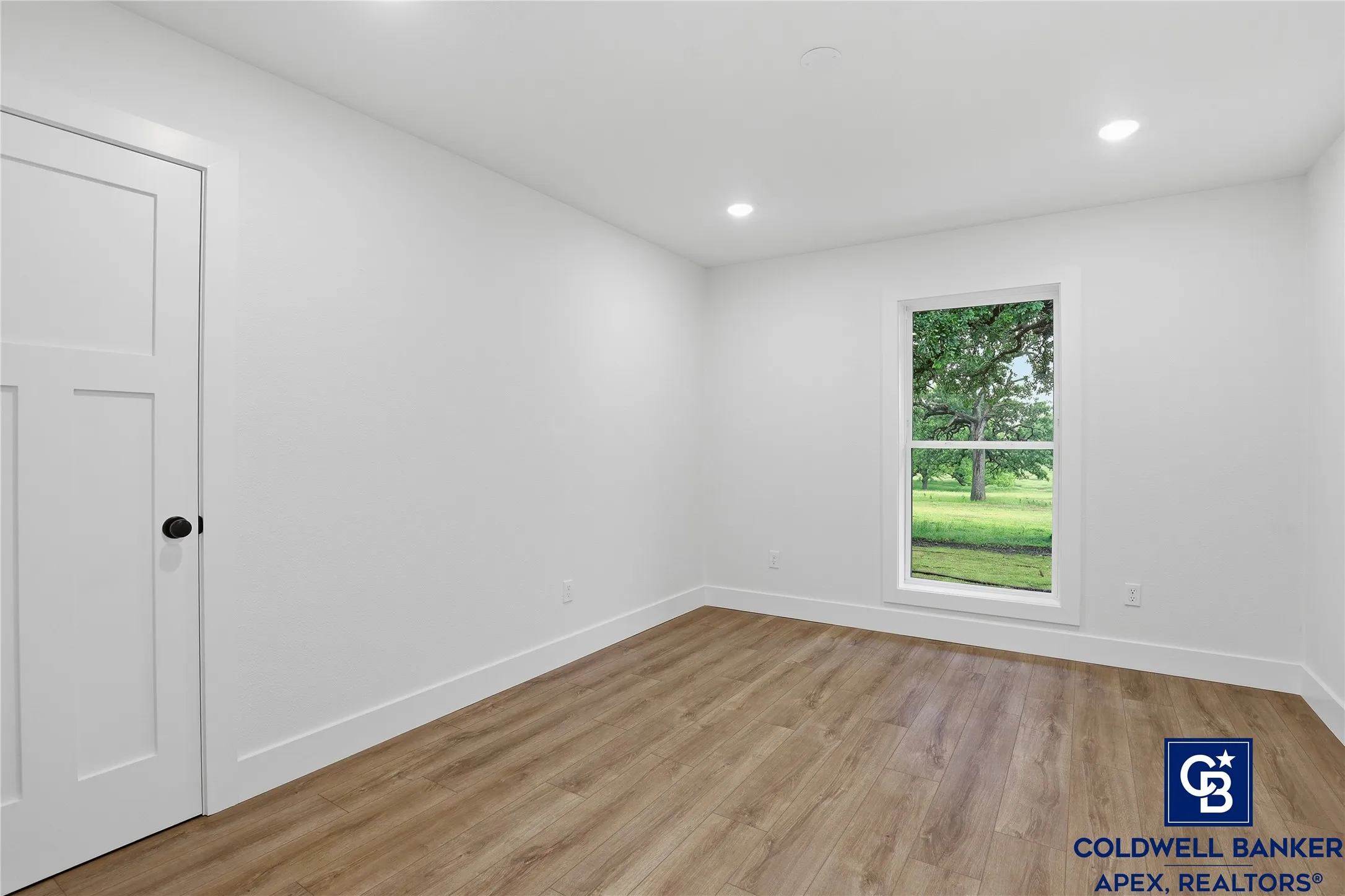 Farm For Sale in Hill County , 11458 State Highway 171, Covington, Texas 76636, 3 Bedroom, 2 Bathroom, 2 Garage spaces, 2,210 Sqft, built in 1975, Preowned, mls#21244826, Real Estate Agent in Covington, Homes For Sale in Hill county, Homes For Sale in Covington, Realtor in Covington Texas, Real Estate Brokerage Independent Realty Texas, Luminita Cordes Realtor