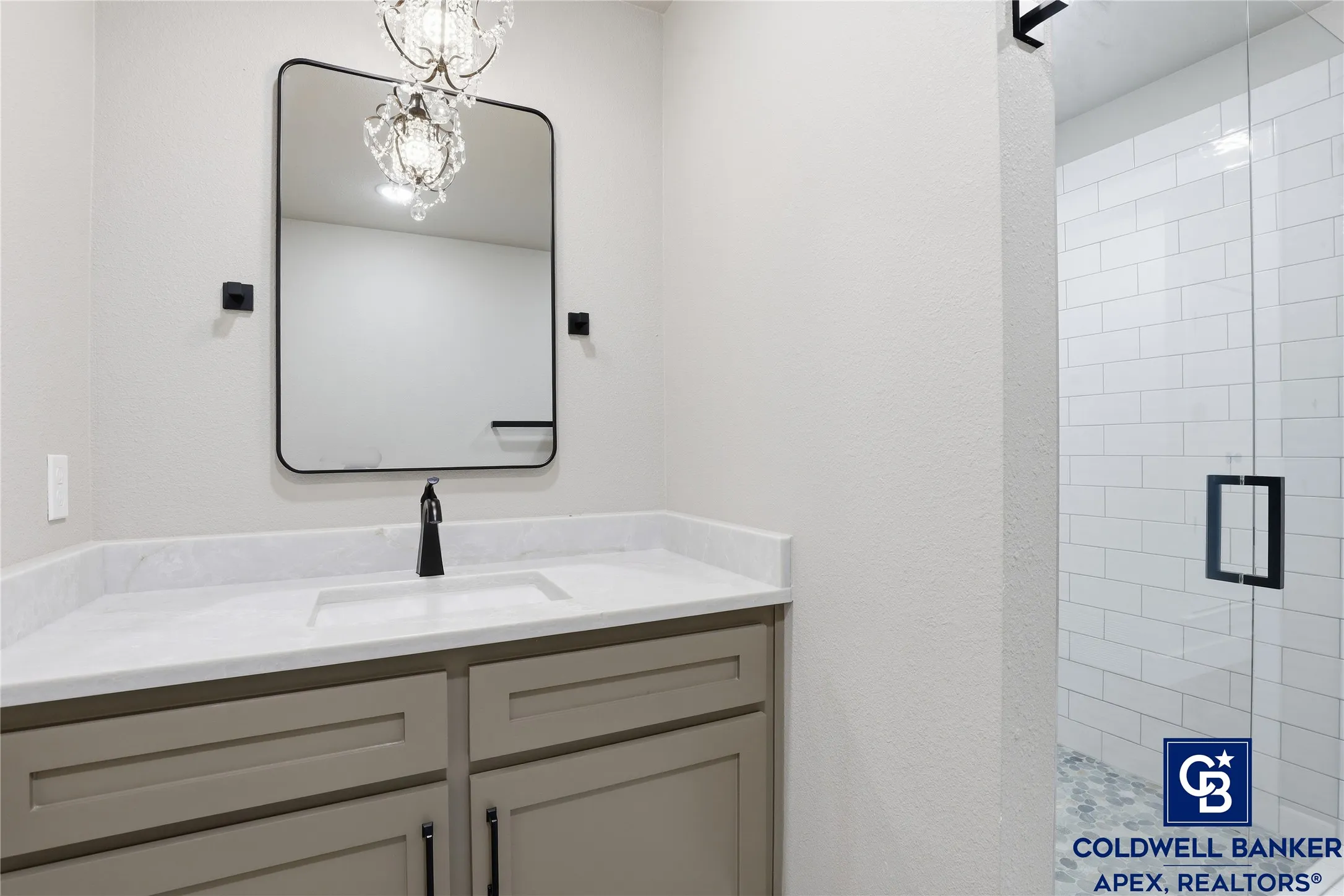 Farm For Sale in Hill County , 11458 State Highway 171, Covington, Texas 76636, 3 Bedroom, 2 Bathroom, 2 Garage spaces, 2,210 Sqft, built in 1975, Preowned, mls#21244826, Real Estate Agent in Covington, Homes For Sale in Hill county, Homes For Sale in Covington, Realtor in Covington Texas, Real Estate Brokerage Independent Realty Texas, Luminita Cordes Realtor