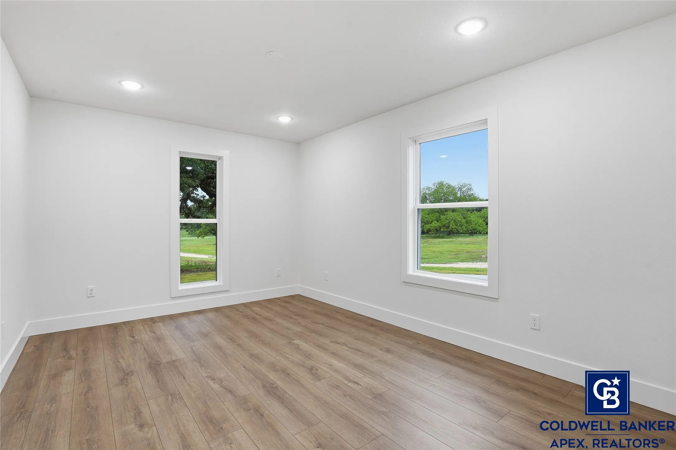 Farm For Sale in Hill County , 11458 State Highway 171, Covington, Texas 76636, 3 Bedroom, 2 Bathroom, 2 Garage spaces, 2,210 Sqft, built in 1975, Preowned, mls#21244826, Real Estate Agent in Covington, Homes For Sale in Hill county, Homes For Sale in Covington, Realtor in Covington Texas, Real Estate Brokerage Independent Realty Texas, Luminita Cordes Realtor