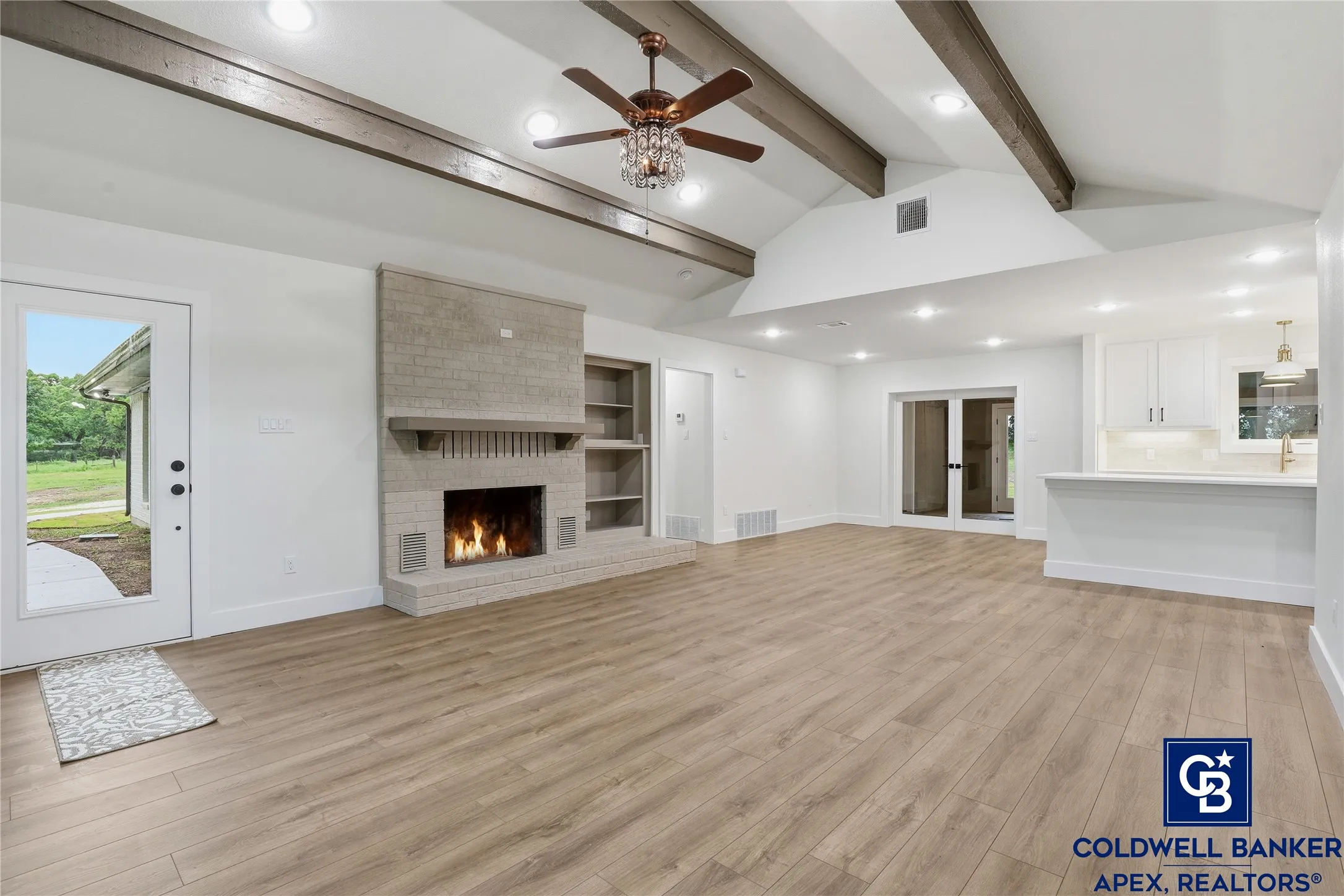 Farm For Sale in Hill County , 11458 State Highway 171, Covington, Texas 76636, 3 Bedroom, 2 Bathroom, 2 Garage spaces, 2,210 Sqft, built in 1975, Preowned, mls#21244826, Real Estate Agent in Covington, Homes For Sale in Hill county, Homes For Sale in Covington, Realtor in Covington Texas, Real Estate Brokerage Independent Realty Texas, Luminita Cordes Realtor