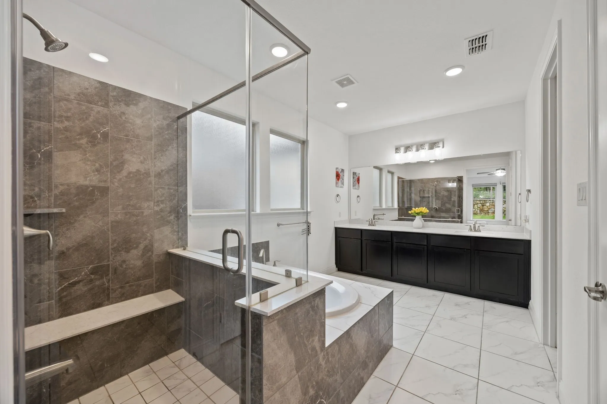 Primary Ensuite Bath