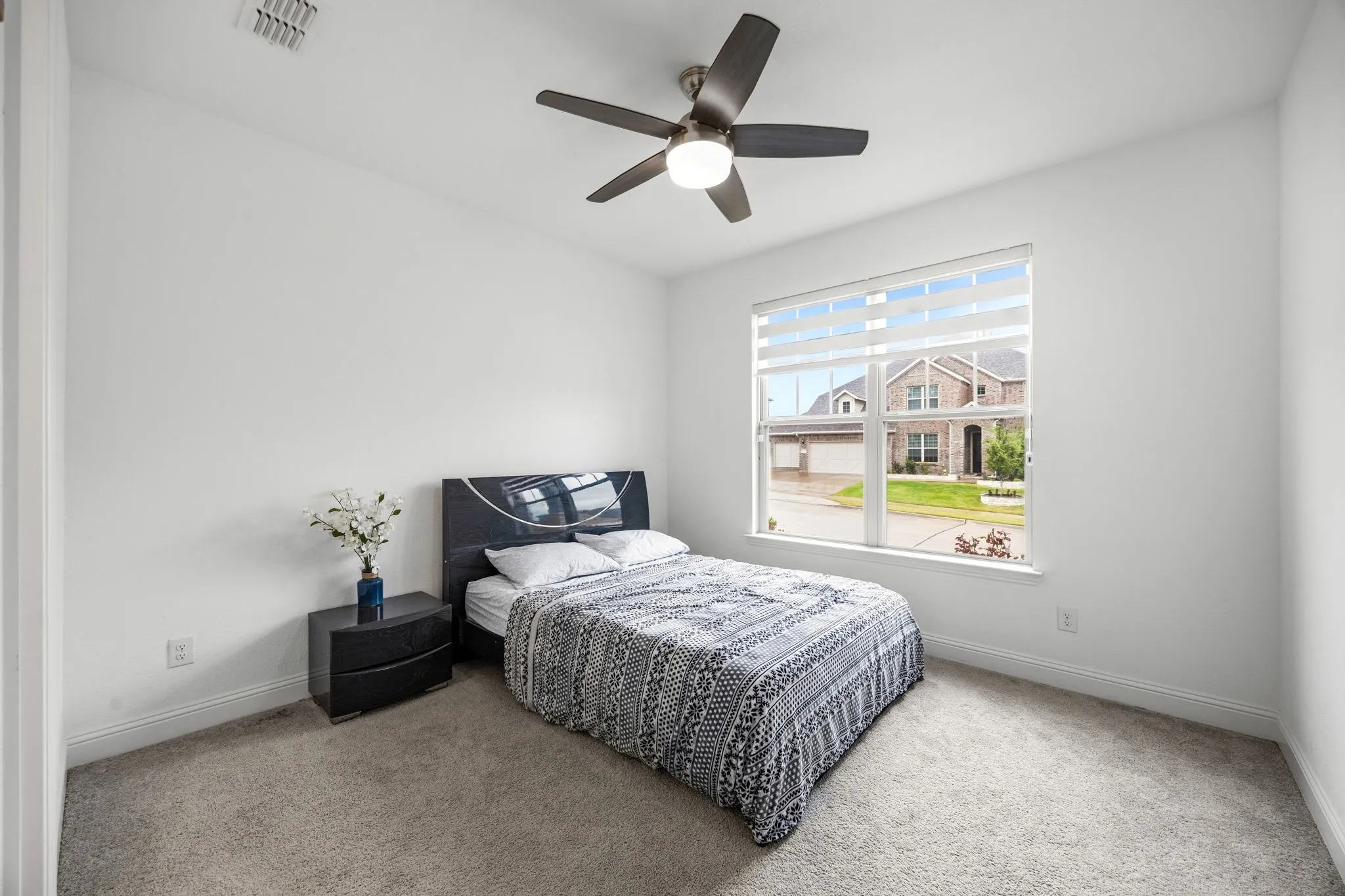 Single Family Residence For Sale in Denton County , 10736 Smoky Oak Trail, Argyle, Texas 76226, 4 Bedroom, 5 Bathroom, 3 Garage spaces, 3,775 Sqft, built in 2022, Preowned, Price $750,000, mls#21244757, Real Estate Agent in Argyle, Homes For Sale in Denton county, Homes For Sale in Argyle, Realtor in Argyle Texas, Real Estate Brokerage Independent Realty Texas, Luminita Cordes Realtor
