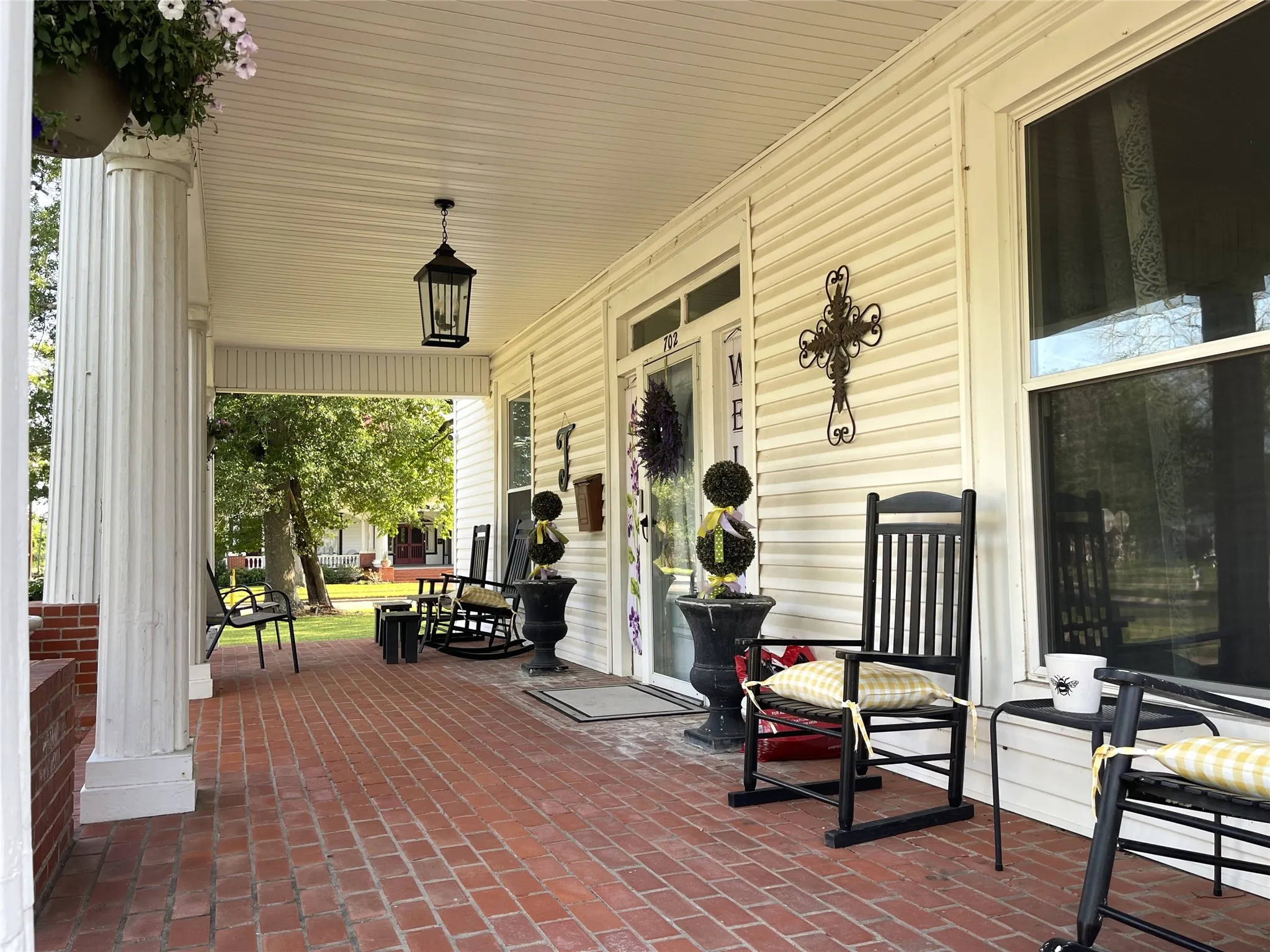 Single Family Residence For Sale in Freestone County , 702 S 9th Avenue, Teague, Texas 75860, 5 Bedroom, 2 Bathroom, 2 Garage spaces, 3,312 Sqft, built in 1912, Preowned, mls#21237396, Real Estate Agent in Teague, Homes For Sale in Freestone county, Homes For Sale in Teague, Realtor in Teague Texas, Real Estate Brokerage Independent Realty Texas, Luminita Cordes Realtor