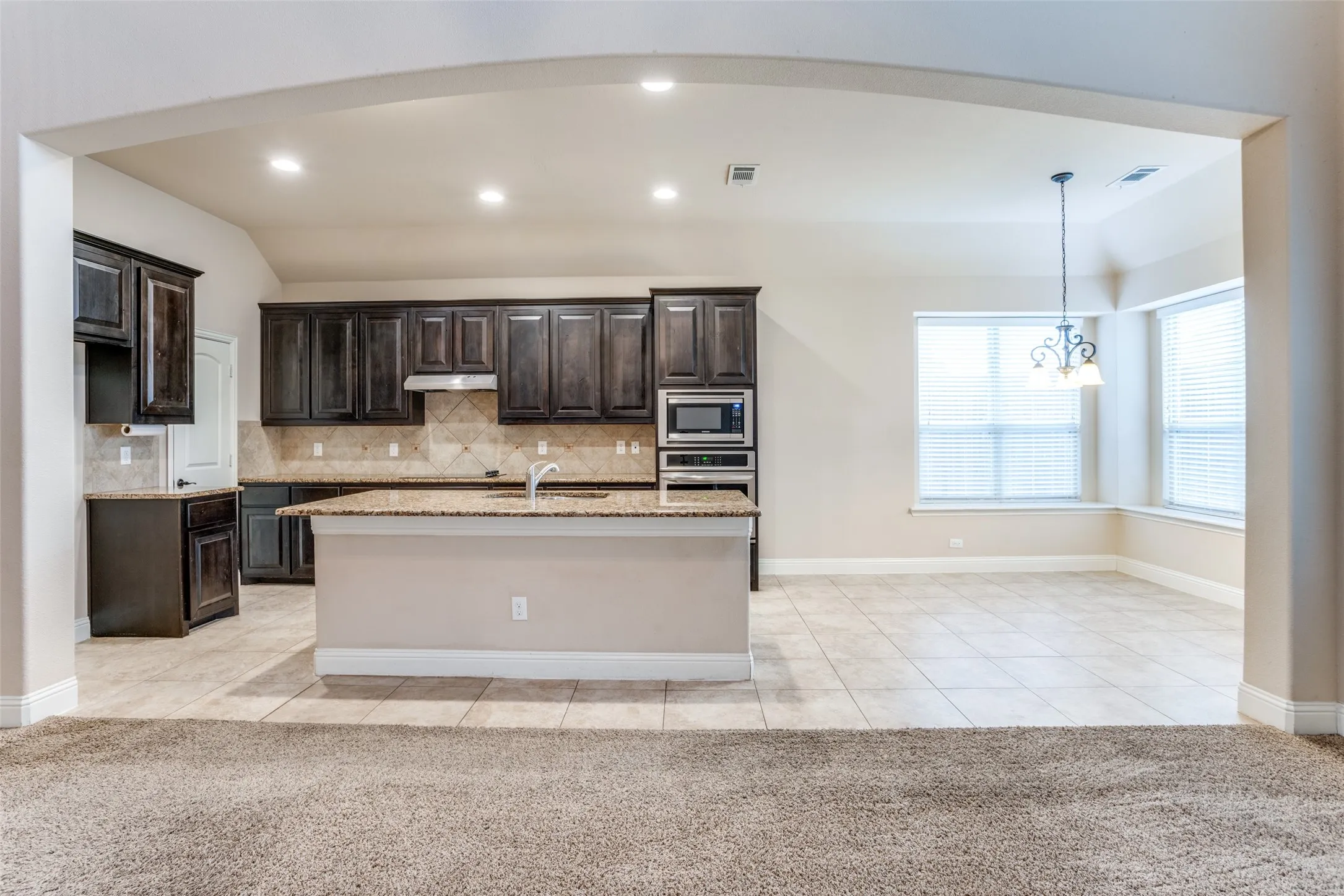 Single Family Residence For Rent in Collin County , 3303 Robin Trail, Melissa, Texas 75454, 5 Bedroom, 4 Bathroom, 3 Garage spaces, 3,637 Sqft, built in 2015, Preowned, mls#21243912, Real Estate Agent in Melissa, Homes For Rent in Collin county, Homes For Rent in Melissa, Realtor in Melissa Texas, Real Estate Brokerage Independent Realty Texas, Luminita Cordes Realtor
