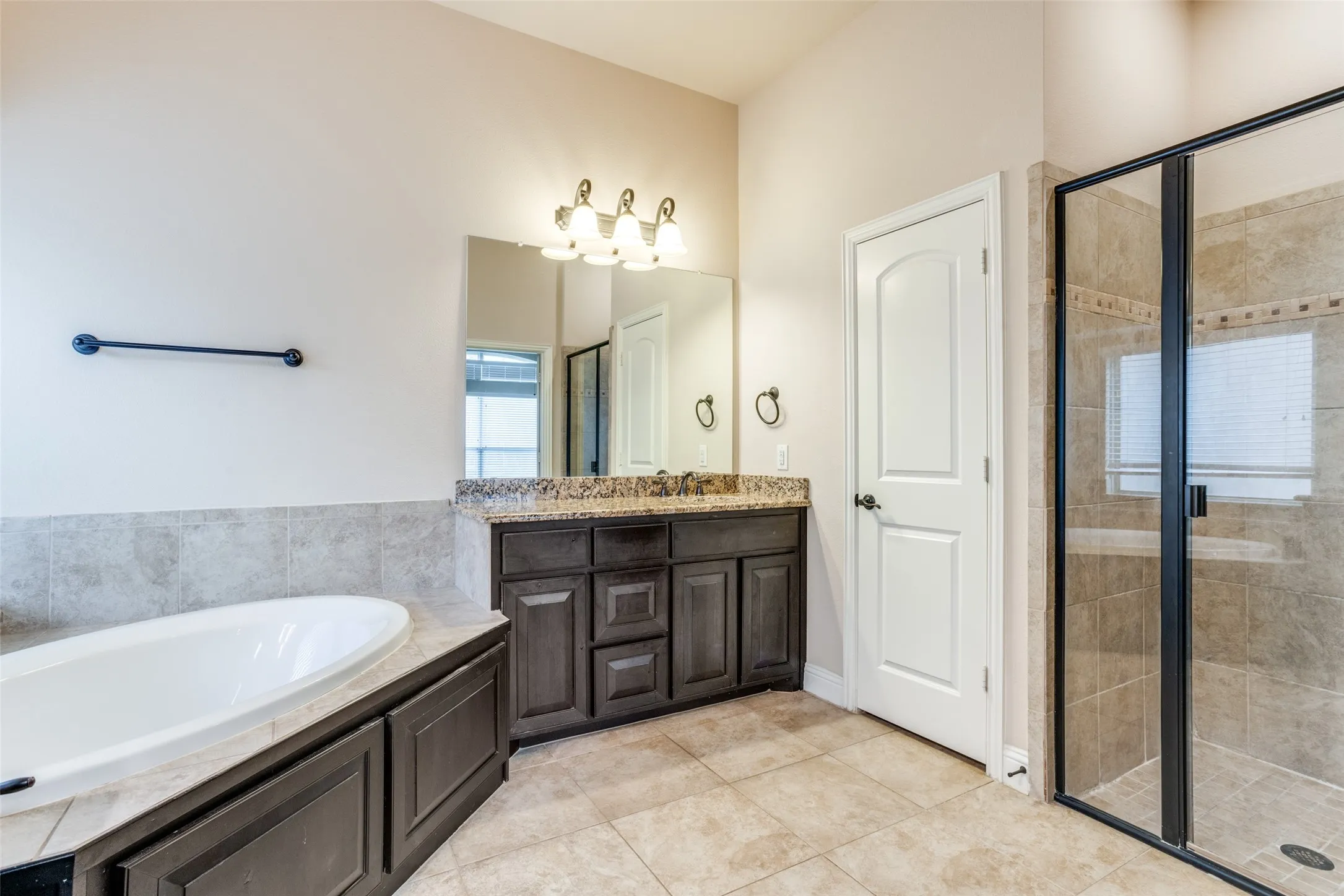 Single Family Residence For Rent in Collin County , 3303 Robin Trail, Melissa, Texas 75454, 5 Bedroom, 4 Bathroom, 3 Garage spaces, 3,637 Sqft, built in 2015, Preowned, mls#21243912, Real Estate Agent in Melissa, Homes For Rent in Collin county, Homes For Rent in Melissa, Realtor in Melissa Texas, Real Estate Brokerage Independent Realty Texas, Luminita Cordes Realtor