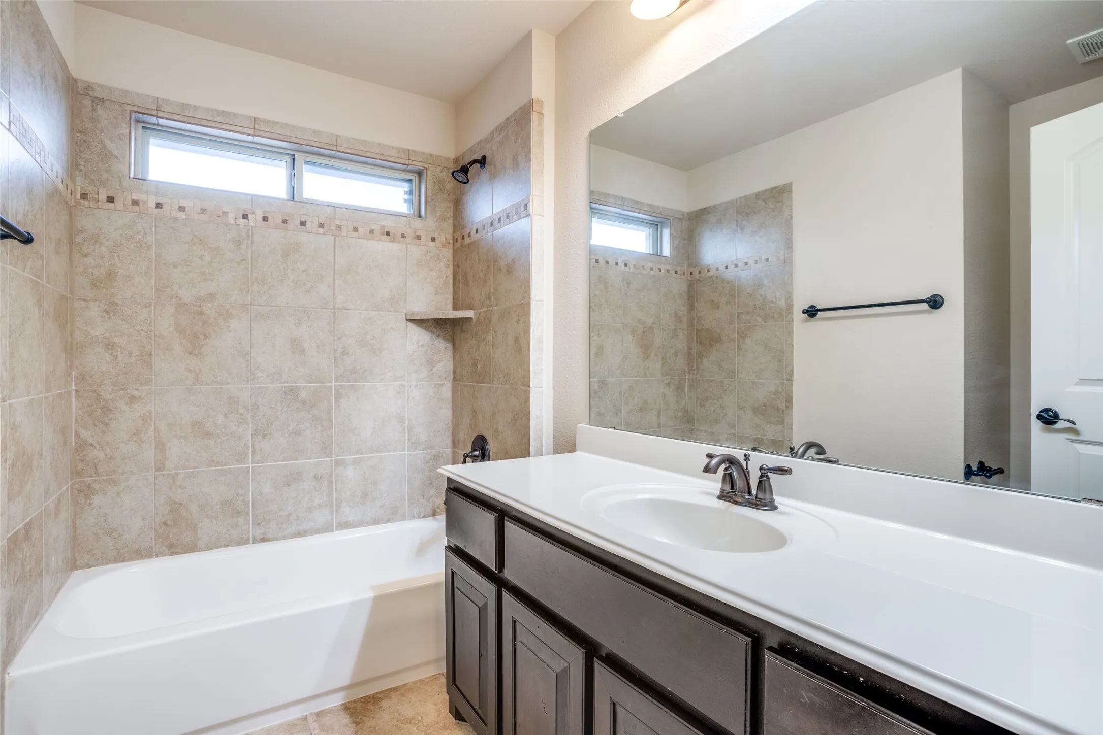 Single Family Residence For Rent in Collin County , 3303 Robin Trail, Melissa, Texas 75454, 5 Bedroom, 4 Bathroom, 3 Garage spaces, 3,637 Sqft, built in 2015, Preowned, mls#21243912, Real Estate Agent in Melissa, Homes For Rent in Collin county, Homes For Rent in Melissa, Realtor in Melissa Texas, Real Estate Brokerage Independent Realty Texas, Luminita Cordes Realtor
