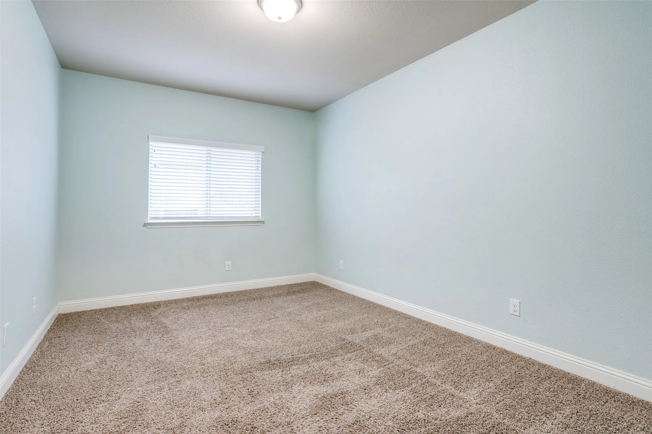 Single Family Residence For Rent in Collin County , 3303 Robin Trail, Melissa, Texas 75454, 5 Bedroom, 4 Bathroom, 3 Garage spaces, 3,637 Sqft, built in 2015, Preowned, mls#21243912, Real Estate Agent in Melissa, Homes For Rent in Collin county, Homes For Rent in Melissa, Realtor in Melissa Texas, Real Estate Brokerage Independent Realty Texas, Luminita Cordes Realtor