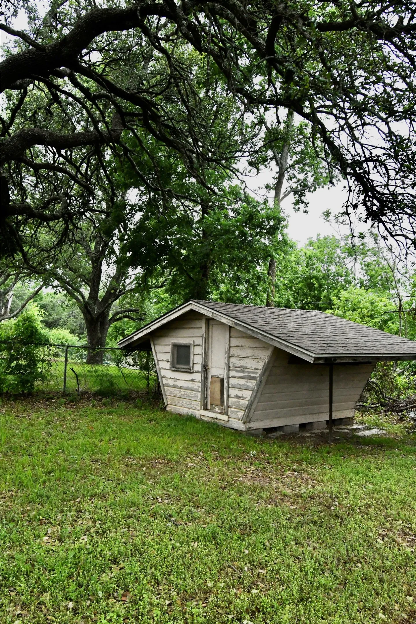 Single Family Residence For Sale in Parker County , 1314 W Water Street, Weatherford, Texas 76086, 2 Bedroom, 1 Bathroom, Garage spaces, 1,052 Sqft, built in 1958, mls#21247785, Real Estate Agent in Weatherford, Homes For Sale in Parker county, Homes For Sale in Weatherford, Realtor in Weatherford Texas, Real Estate Brokerage Independent Realty Texas, Luminita Cordes Realtor