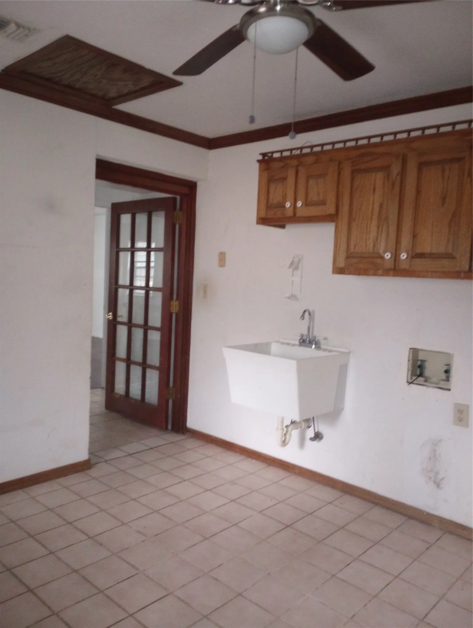 Single Family Residence For Rent in Johnson County , 1202 Honeysuckle Drive, Keene, Texas 76059, 4 Bedroom, 3 Bathroom, 1 Garage spaces, 2,535 Sqft, built in 1975, mls#21247824, Real Estate Agent in Keene, Homes For Rent in Johnson county, Homes For Rent in Keene, Realtor in Keene Texas, Real Estate Brokerage Independent Realty Texas, Luminita Cordes Realtor
