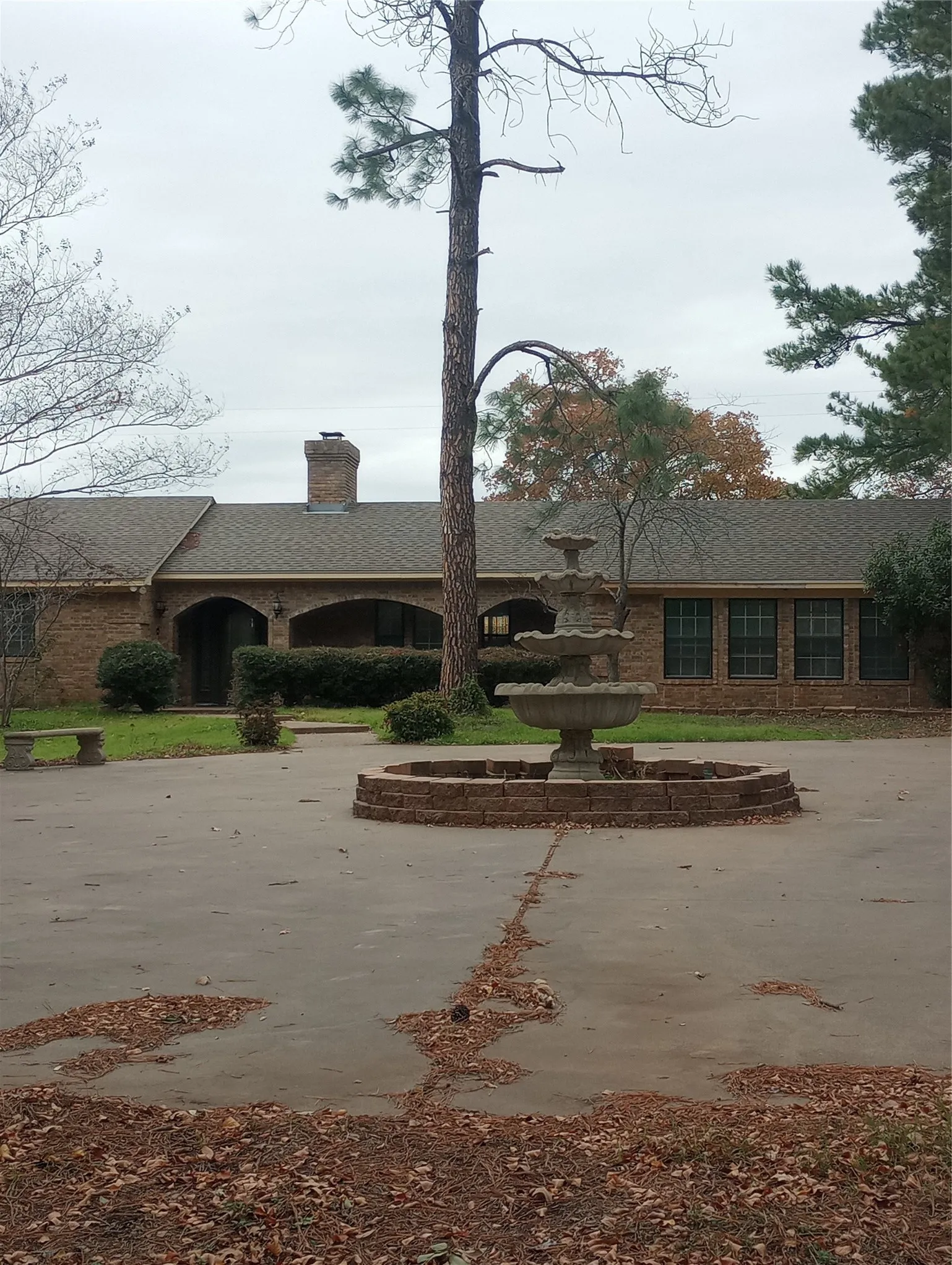 Single Family Residence For Rent in Johnson County , 1202 Honeysuckle Drive, Keene, Texas 76059, 4 Bedroom, 3 Bathroom, 1 Garage spaces, 2,535 Sqft, built in 1975, mls#21247824, Real Estate Agent in Keene, Homes For Rent in Johnson county, Homes For Rent in Keene, Realtor in Keene Texas, Real Estate Brokerage Independent Realty Texas, Luminita Cordes Realtor