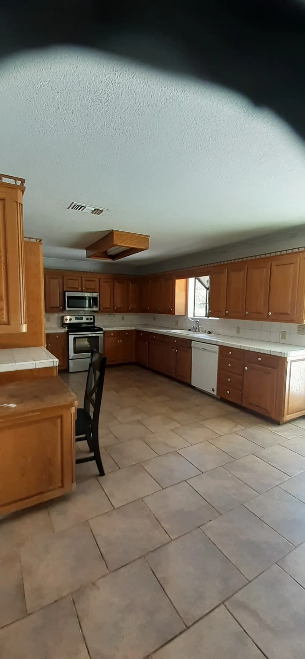 Single Family Residence For Rent in Johnson County , 1202 Honeysuckle Drive, Keene, Texas 76059, 4 Bedroom, 3 Bathroom, 1 Garage spaces, 2,535 Sqft, built in 1975, mls#21247824, Real Estate Agent in Keene, Homes For Rent in Johnson county, Homes For Rent in Keene, Realtor in Keene Texas, Real Estate Brokerage Independent Realty Texas, Luminita Cordes Realtor