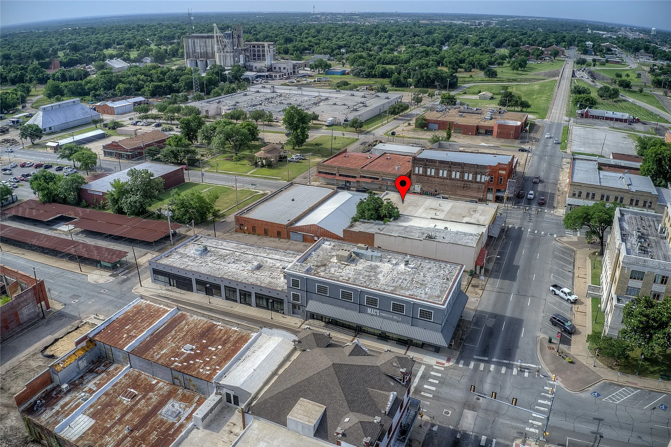 Retail For Sale in Hunt County , 2527 Johnson Street, Greenville, Texas 75401, 0, 0, Garage spaces, 0 Sqft, built in 1940, Preowned, mls#21246456, Real Estate Agent in Greenville, Homes For Sale in Hunt county, Homes For Sale in Greenville, Realtor in Greenville Texas, Real Estate Brokerage Independent Realty Texas, Luminita Cordes Realtor