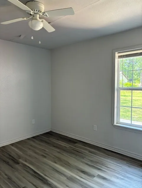 Single Family Residence For Sale in Henderson County , 120 Pierce Drive, Mabank, Texas 75156, 4 Bedroom, 3 Bathroom, Garage spaces, 1,697 Sqft, built in 1995, Preowned, mls#21236786, Real Estate Agent in Mabank, Homes For Sale in Henderson county, Homes For Sale in Mabank, Realtor in Mabank Texas, Real Estate Brokerage Independent Realty Texas, Luminita Cordes Realtor