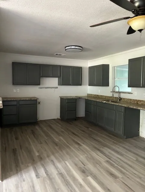 Single Family Residence For Sale in Henderson County , 120 Pierce Drive, Mabank, Texas 75156, 4 Bedroom, 3 Bathroom, Garage spaces, 1,697 Sqft, built in 1995, Preowned, mls#21236786, Real Estate Agent in Mabank, Homes For Sale in Henderson county, Homes For Sale in Mabank, Realtor in Mabank Texas, Real Estate Brokerage Independent Realty Texas, Luminita Cordes Realtor