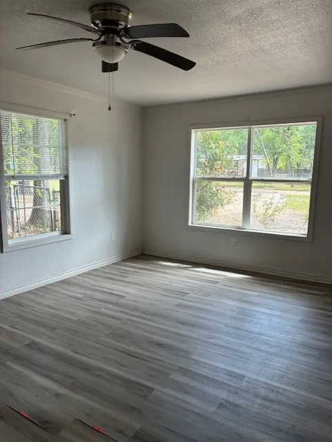 Single Family Residence For Sale in Henderson County , 120 Pierce Drive, Mabank, Texas 75156, 4 Bedroom, 3 Bathroom, Garage spaces, 1,697 Sqft, built in 1995, Preowned, mls#21236786, Real Estate Agent in Mabank, Homes For Sale in Henderson county, Homes For Sale in Mabank, Realtor in Mabank Texas, Real Estate Brokerage Independent Realty Texas, Luminita Cordes Realtor