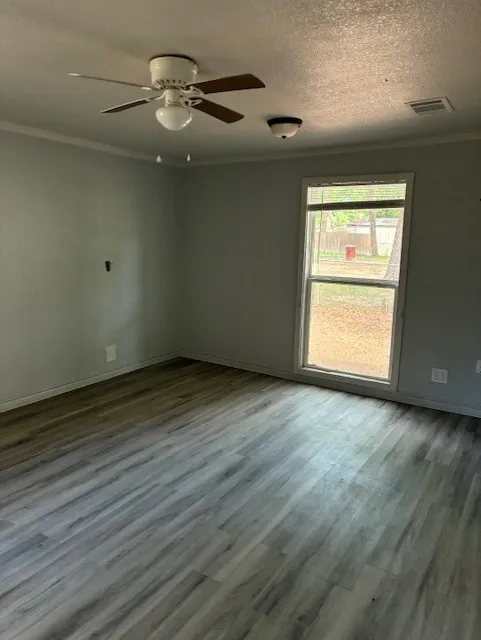 Single Family Residence For Sale in Henderson County , 120 Pierce Drive, Mabank, Texas 75156, 4 Bedroom, 3 Bathroom, Garage spaces, 1,697 Sqft, built in 1995, Preowned, mls#21236786, Real Estate Agent in Mabank, Homes For Sale in Henderson county, Homes For Sale in Mabank, Realtor in Mabank Texas, Real Estate Brokerage Independent Realty Texas, Luminita Cordes Realtor
