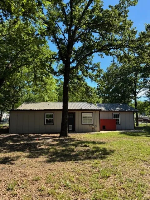 Single Family Residence For Sale in Henderson County , 120 Pierce Drive, Mabank, Texas 75156, 4 Bedroom, 3 Bathroom, Garage spaces, 1,697 Sqft, built in 1995, Preowned, mls#21236786, Real Estate Agent in Mabank, Homes For Sale in Henderson county, Homes For Sale in Mabank, Realtor in Mabank Texas, Real Estate Brokerage Independent Realty Texas, Luminita Cordes Realtor