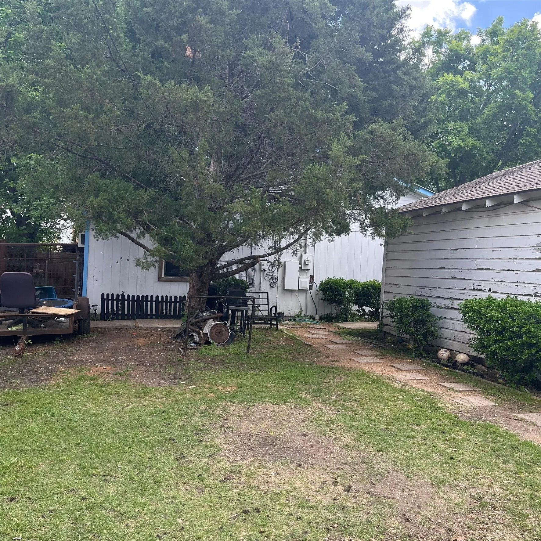 Single Family Residence For Sale in Collin County , 1608 Coleman Street, Mc Kinney, Texas 75069, 4 Bedroom, 4 Bathroom, 2 Garage spaces, 1,364 Sqft, built in 2001, Preowned, Price $285,000, mls#21238313, Real Estate Agent in Mc Kinney, Homes For Sale in Collin county, Homes For Sale in Mc Kinney, Realtor in Mc Kinney Texas, Real Estate Brokerage Independent Realty Texas, Luminita Cordes Realtor