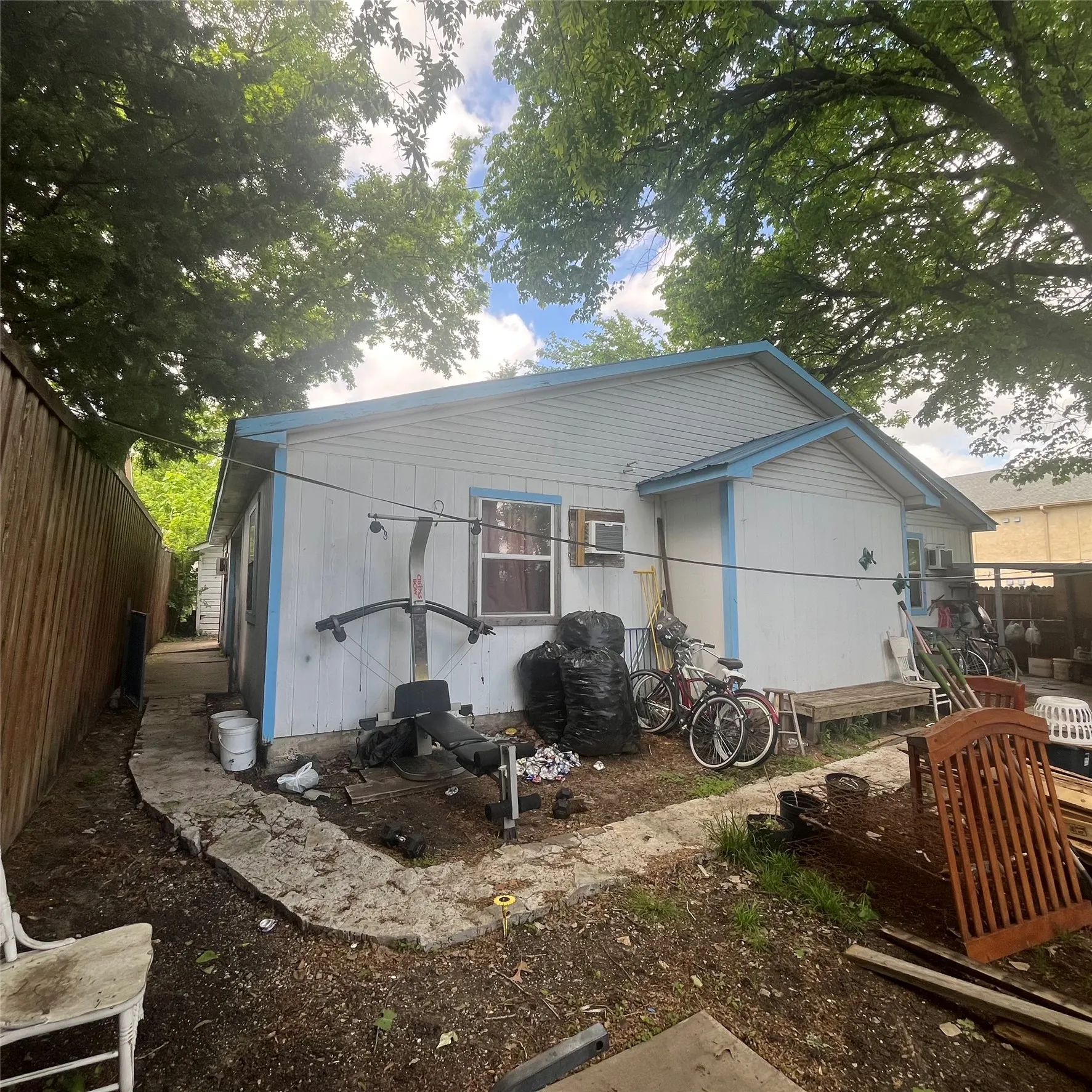 Single Family Residence For Sale in Collin County , 1608 Coleman Street, Mc Kinney, Texas 75069, 4 Bedroom, 4 Bathroom, 2 Garage spaces, 1,364 Sqft, built in 2001, Preowned, Price $285,000, mls#21238313, Real Estate Agent in Mc Kinney, Homes For Sale in Collin county, Homes For Sale in Mc Kinney, Realtor in Mc Kinney Texas, Real Estate Brokerage Independent Realty Texas, Luminita Cordes Realtor