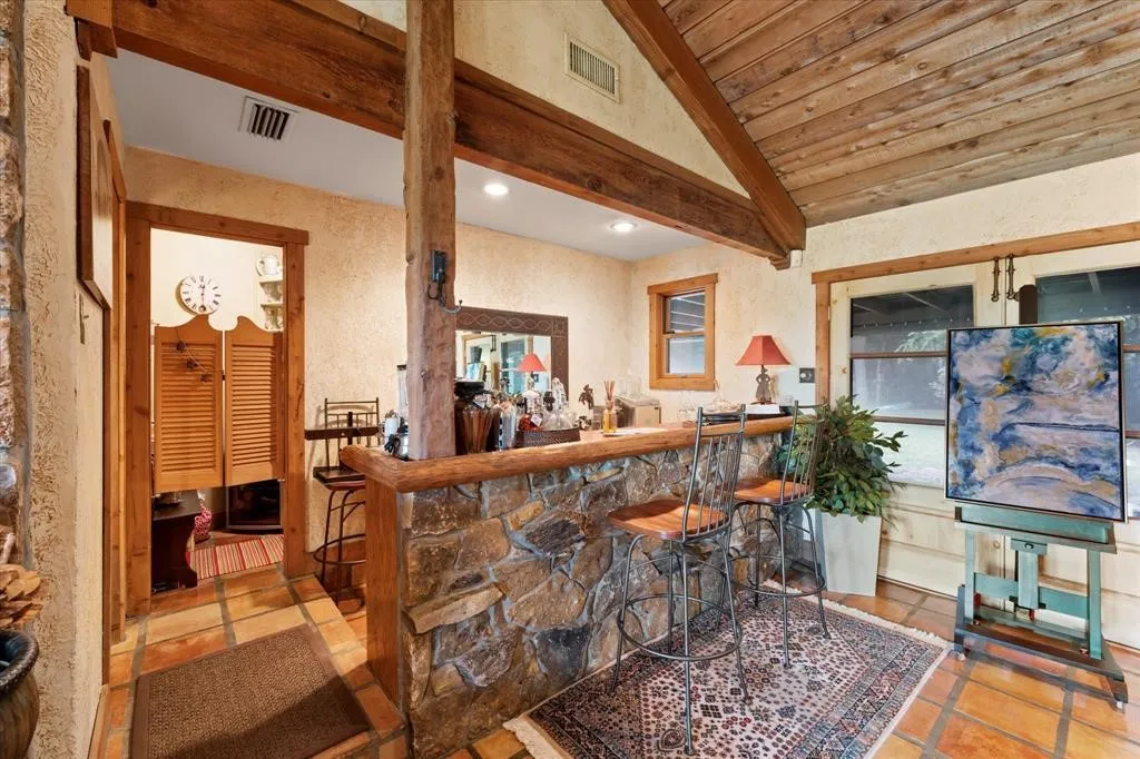 Farm For Rent in Denton County , 1382 E Black Jack Road, Aubrey, Texas 76227, 3 Bedroom, 3 Bathroom, 2 Garage spaces, 5,045 Sqft, built in 1977, mls#21239460, Real Estate Agent in Aubrey, Homes For Rent in Denton county, Homes For Rent in Aubrey, Realtor in Aubrey Texas, Real Estate Brokerage Independent Realty Texas, Luminita Cordes Realtor