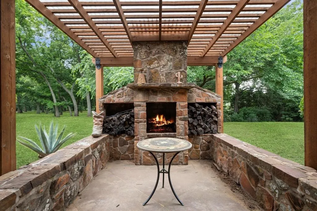 Farm For Rent in Denton County , 1382 E Black Jack Road, Aubrey, Texas 76227, 3 Bedroom, 3 Bathroom, 2 Garage spaces, 5,045 Sqft, built in 1977, mls#21239460, Real Estate Agent in Aubrey, Homes For Rent in Denton county, Homes For Rent in Aubrey, Realtor in Aubrey Texas, Real Estate Brokerage Independent Realty Texas, Luminita Cordes Realtor