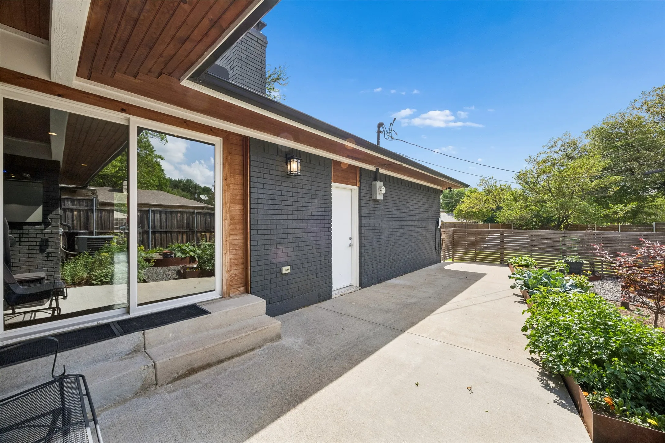 Single Family Residence For Sale in Dallas County , 804 S Weatherred Drive, Richardson, Texas 75080, 3 Bedroom, 2 Bathroom, 2 Garage spaces, 2,034 Sqft, built in 1960, mls#21247962, Real Estate Agent in Richardson, Homes For Sale in Dallas county, Homes For Sale in Richardson, Realtor in Richardson Texas, Real Estate Brokerage Independent Realty Texas, Luminita Cordes Realtor