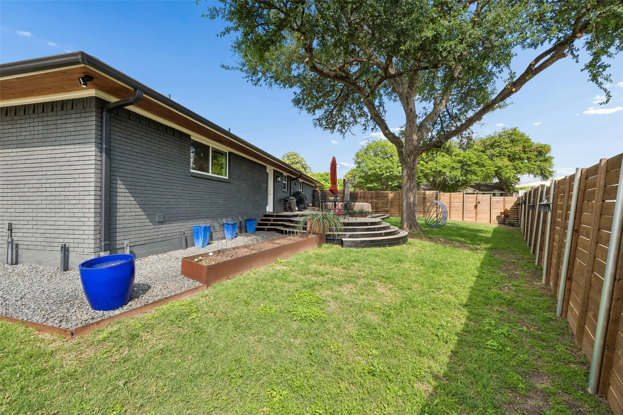 Single Family Residence For Sale in Dallas County , 804 S Weatherred Drive, Richardson, Texas 75080, 3 Bedroom, 2 Bathroom, 2 Garage spaces, 2,034 Sqft, built in 1960, mls#21247962, Real Estate Agent in Richardson, Homes For Sale in Dallas county, Homes For Sale in Richardson, Realtor in Richardson Texas, Real Estate Brokerage Independent Realty Texas, Luminita Cordes Realtor