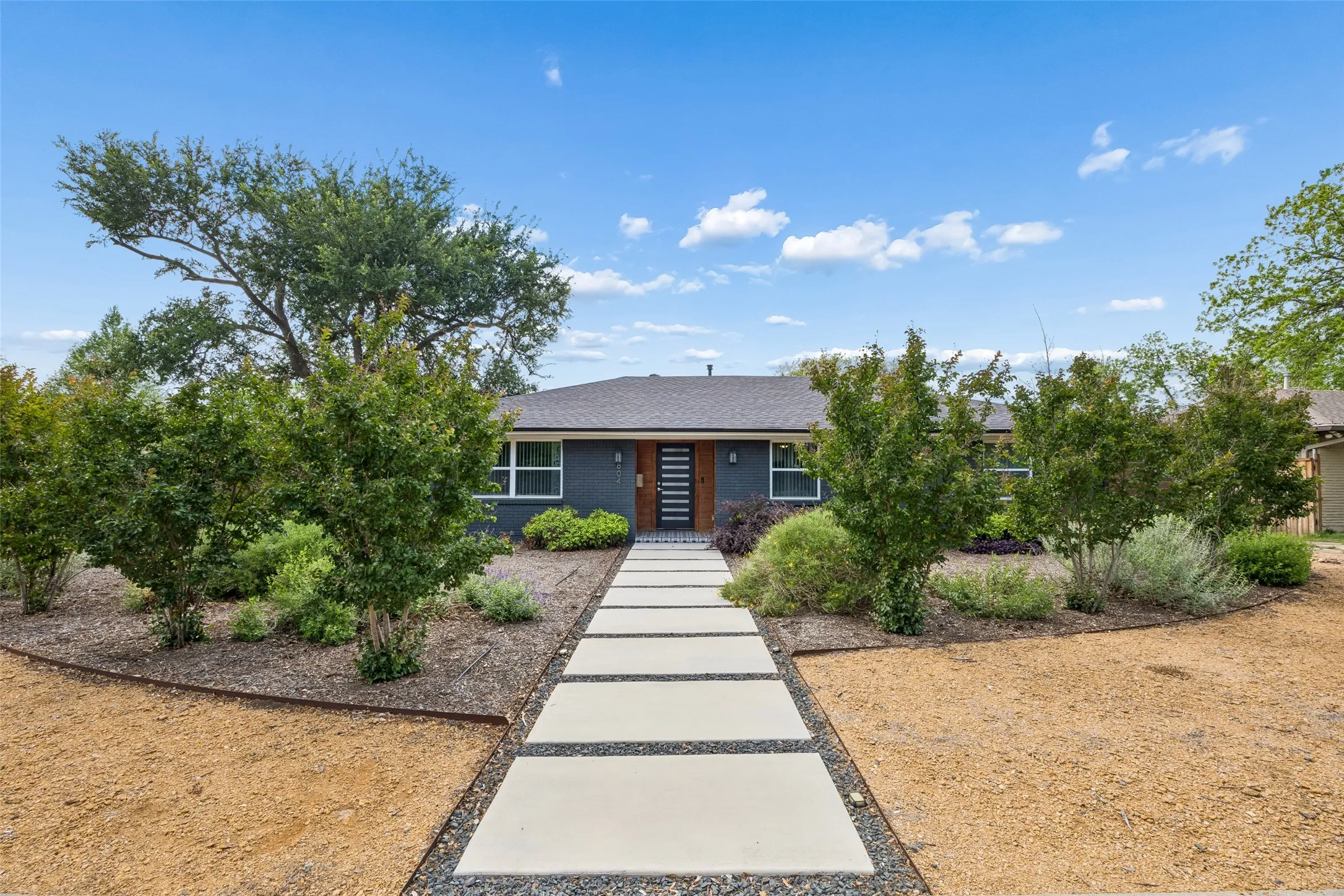 Single Family Residence For Sale in Dallas County , 804 S Weatherred Drive, Richardson, Texas 75080, 3 Bedroom, 2 Bathroom, 2 Garage spaces, 2,034 Sqft, built in 1960, mls#21247962, Real Estate Agent in Richardson, Homes For Sale in Dallas county, Homes For Sale in Richardson, Realtor in Richardson Texas, Real Estate Brokerage Independent Realty Texas, Luminita Cordes Realtor