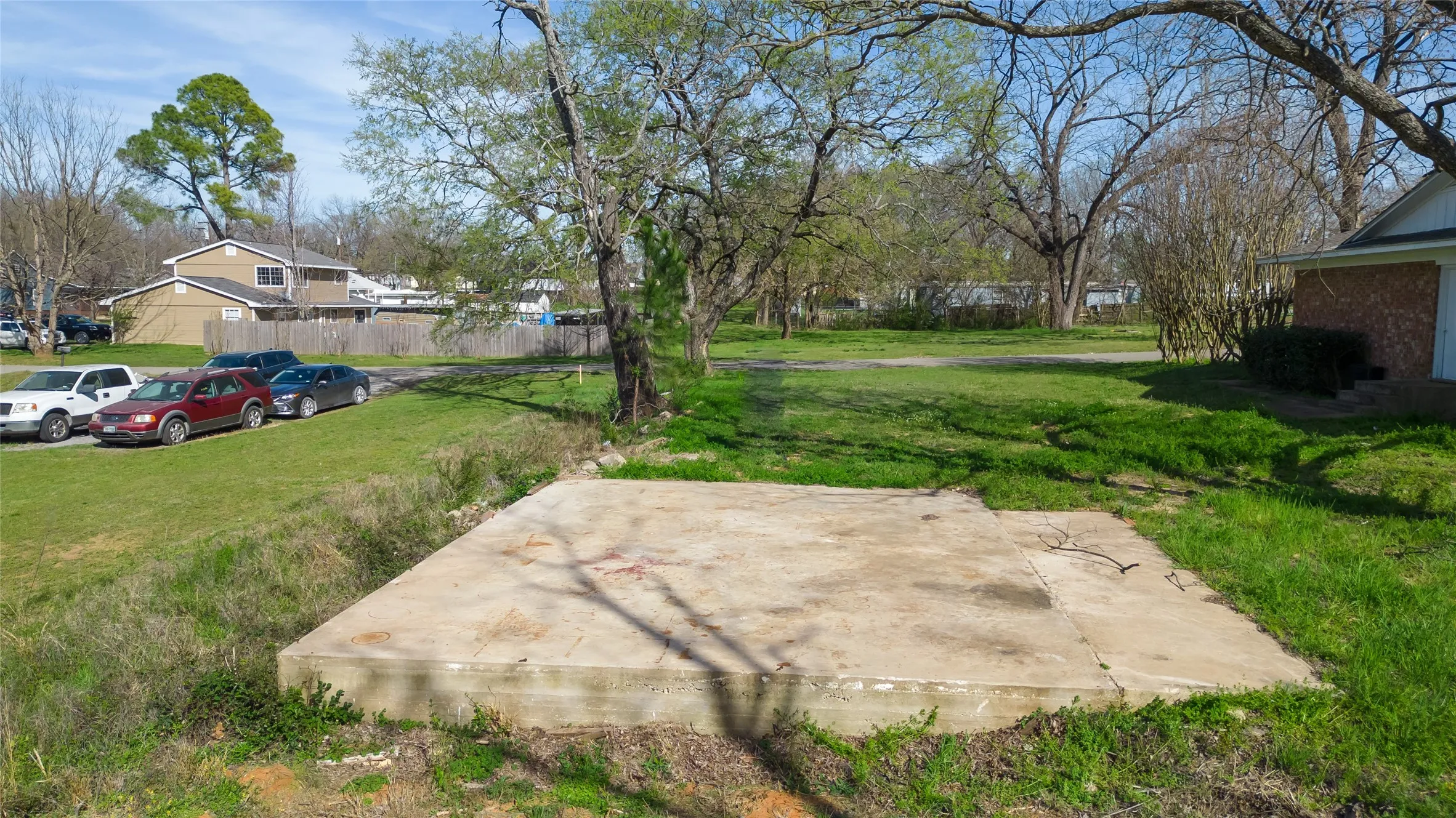 Unimproved Land For Sale in Grayson County , 2721 Barret Street, Denison, Texas 75020, 0, 0, Garage spaces, 0 Sqft, built in 0, Price $48,000, mls#21212493, Real Estate Agent in Denison, Homes For Sale in Grayson county, Homes For Sale in Denison, Realtor in Denison Texas, Real Estate Brokerage Independent Realty Texas, Luminita Cordes Realtor