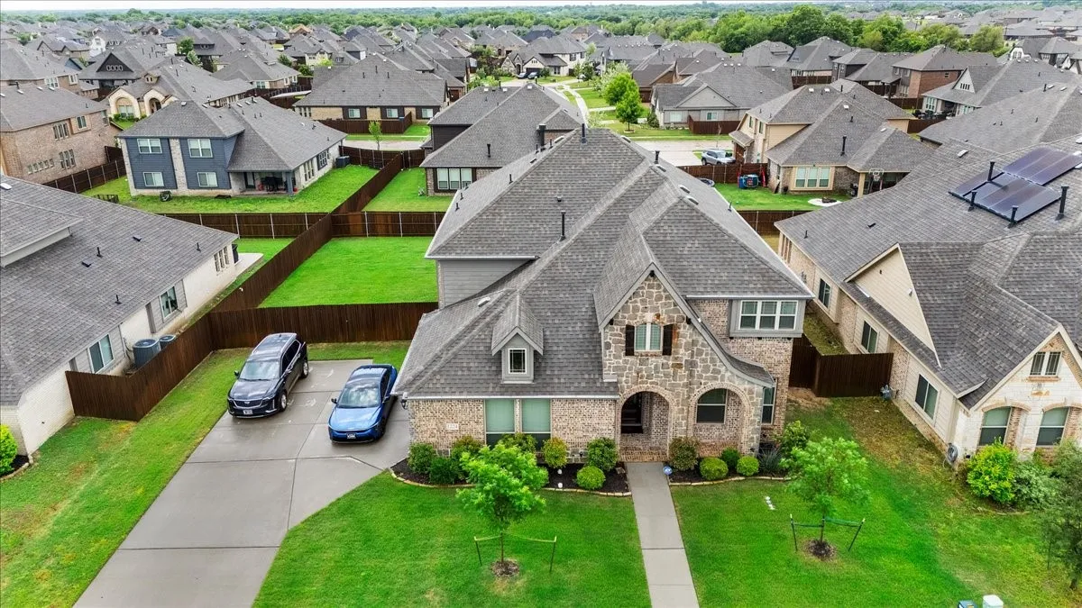 Single Family Residence For Sale in Dallas County , 1224 Crawford Drive, De Soto, Texas 75115, 5 Bedroom, 4 Bathroom, 2 Garage spaces, 3,304 Sqft, built in 2020, Preowned, mls#21248001, Real Estate Agent in De Soto, Homes For Sale in Dallas county, Homes For Sale in De Soto, Realtor in De Soto Texas, Real Estate Brokerage Independent Realty Texas, Luminita Cordes Realtor