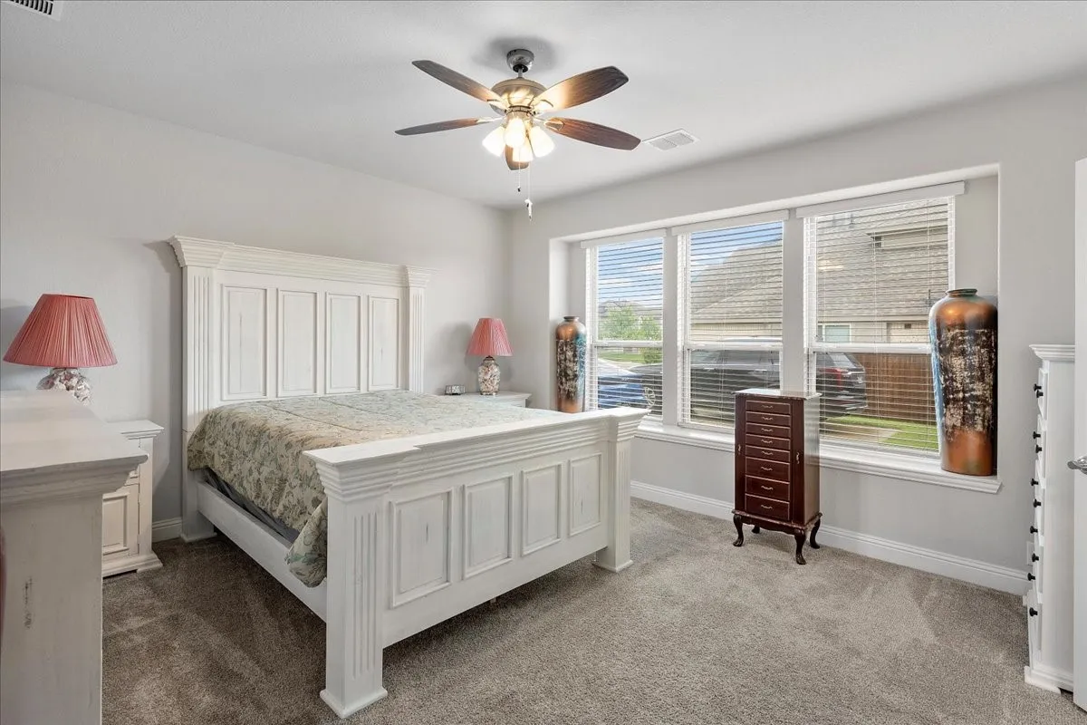 Single Family Residence For Sale in Dallas County , 1224 Crawford Drive, De Soto, Texas 75115, 5 Bedroom, 4 Bathroom, 2 Garage spaces, 3,304 Sqft, built in 2020, Preowned, mls#21248001, Real Estate Agent in De Soto, Homes For Sale in Dallas county, Homes For Sale in De Soto, Realtor in De Soto Texas, Real Estate Brokerage Independent Realty Texas, Luminita Cordes Realtor