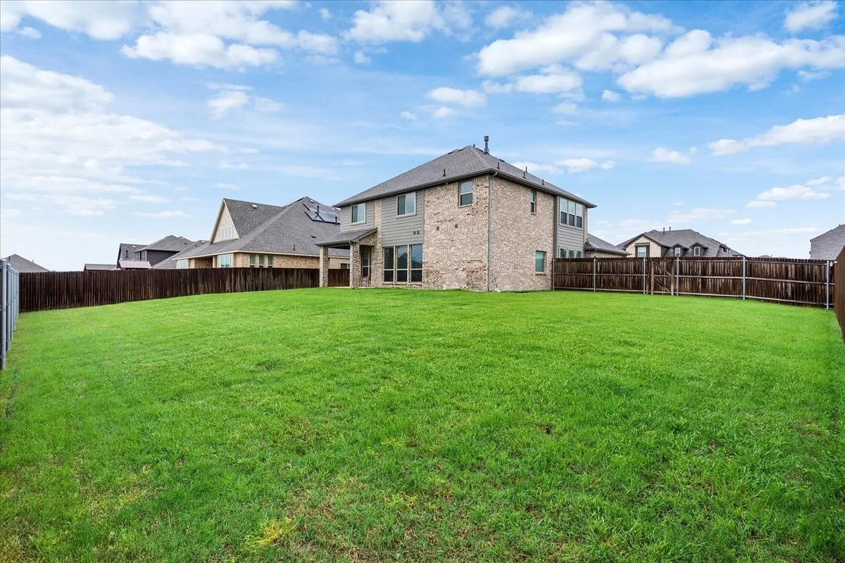 Single Family Residence For Sale in Dallas County , 1224 Crawford Drive, De Soto, Texas 75115, 5 Bedroom, 4 Bathroom, 2 Garage spaces, 3,304 Sqft, built in 2020, Preowned, mls#21248001, Real Estate Agent in De Soto, Homes For Sale in Dallas county, Homes For Sale in De Soto, Realtor in De Soto Texas, Real Estate Brokerage Independent Realty Texas, Luminita Cordes Realtor
