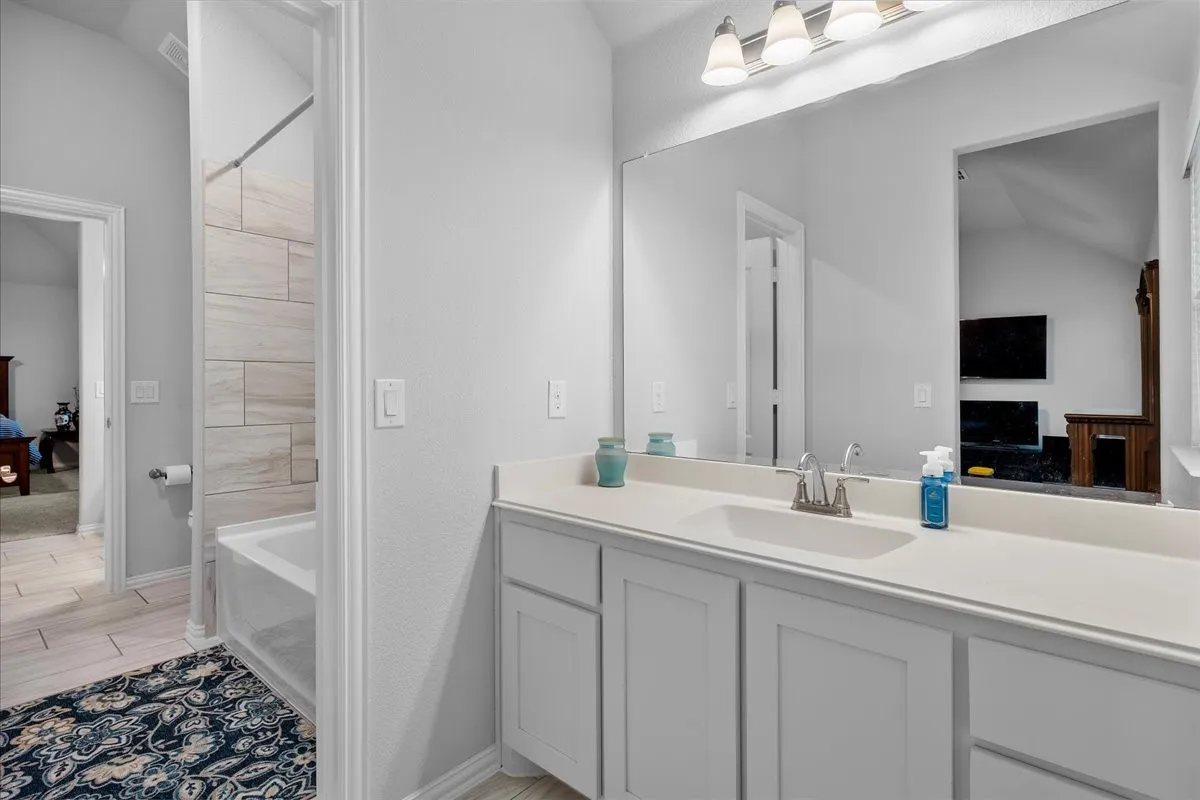 Single Family Residence For Sale in Dallas County , 1224 Crawford Drive, De Soto, Texas 75115, 5 Bedroom, 4 Bathroom, 2 Garage spaces, 3,304 Sqft, built in 2020, Preowned, mls#21248001, Real Estate Agent in De Soto, Homes For Sale in Dallas county, Homes For Sale in De Soto, Realtor in De Soto Texas, Real Estate Brokerage Independent Realty Texas, Luminita Cordes Realtor