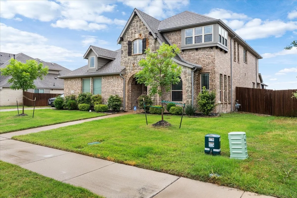 Single Family Residence For Sale in Dallas County , 1224 Crawford Drive, De Soto, Texas 75115, 5 Bedroom, 4 Bathroom, 2 Garage spaces, 3,304 Sqft, built in 2020, Preowned, mls#21248001, Real Estate Agent in De Soto, Homes For Sale in Dallas county, Homes For Sale in De Soto, Realtor in De Soto Texas, Real Estate Brokerage Independent Realty Texas, Luminita Cordes Realtor