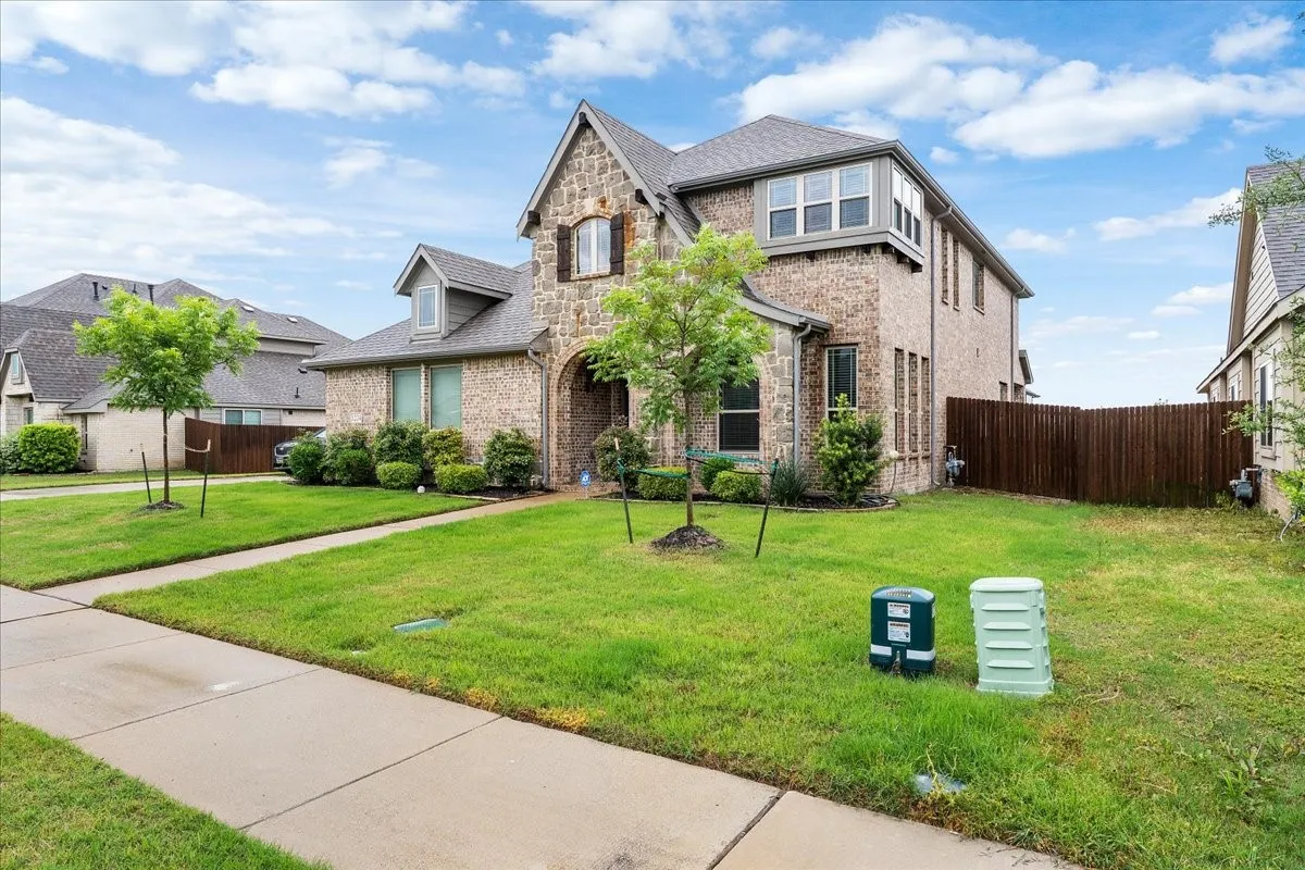 Single Family Residence For Sale in Dallas County , 1224 Crawford Drive, De Soto, Texas 75115, 5 Bedroom, 4 Bathroom, 2 Garage spaces, 3,304 Sqft, built in 2020, Preowned, mls#21248001, Real Estate Agent in De Soto, Homes For Sale in Dallas county, Homes For Sale in De Soto, Realtor in De Soto Texas, Real Estate Brokerage Independent Realty Texas, Luminita Cordes Realtor