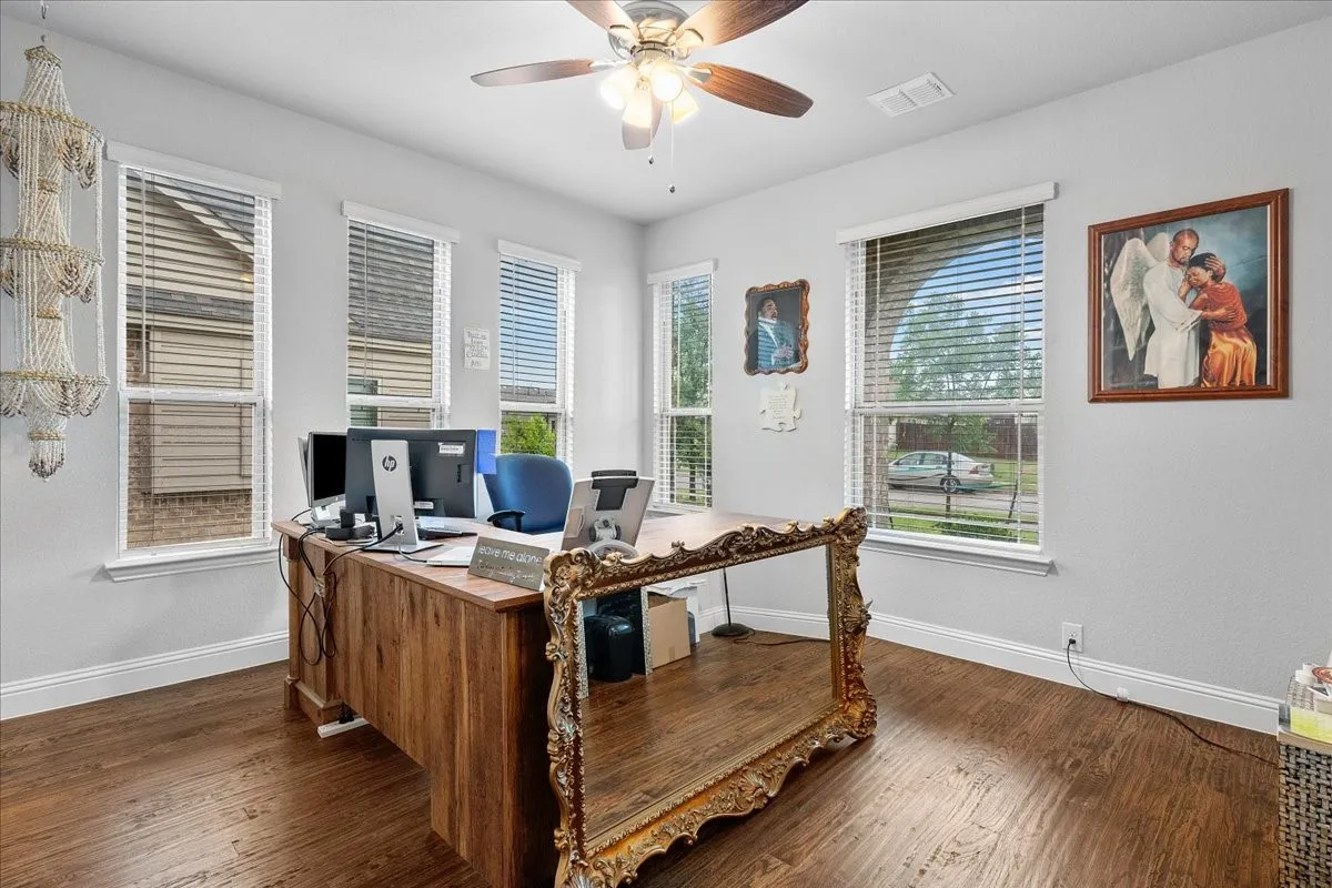 Single Family Residence For Sale in Dallas County , 1224 Crawford Drive, De Soto, Texas 75115, 5 Bedroom, 4 Bathroom, 2 Garage spaces, 3,304 Sqft, built in 2020, Preowned, mls#21248001, Real Estate Agent in De Soto, Homes For Sale in Dallas county, Homes For Sale in De Soto, Realtor in De Soto Texas, Real Estate Brokerage Independent Realty Texas, Luminita Cordes Realtor
