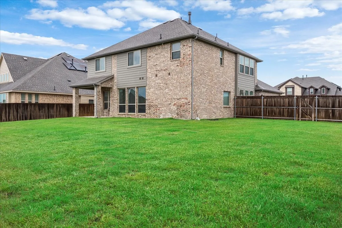 Single Family Residence For Sale in Dallas County , 1224 Crawford Drive, De Soto, Texas 75115, 5 Bedroom, 4 Bathroom, 2 Garage spaces, 3,304 Sqft, built in 2020, Preowned, mls#21248001, Real Estate Agent in De Soto, Homes For Sale in Dallas county, Homes For Sale in De Soto, Realtor in De Soto Texas, Real Estate Brokerage Independent Realty Texas, Luminita Cordes Realtor