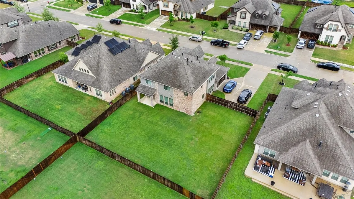 Single Family Residence For Sale in Dallas County , 1224 Crawford Drive, De Soto, Texas 75115, 5 Bedroom, 4 Bathroom, 2 Garage spaces, 3,304 Sqft, built in 2020, Preowned, mls#21248001, Real Estate Agent in De Soto, Homes For Sale in Dallas county, Homes For Sale in De Soto, Realtor in De Soto Texas, Real Estate Brokerage Independent Realty Texas, Luminita Cordes Realtor