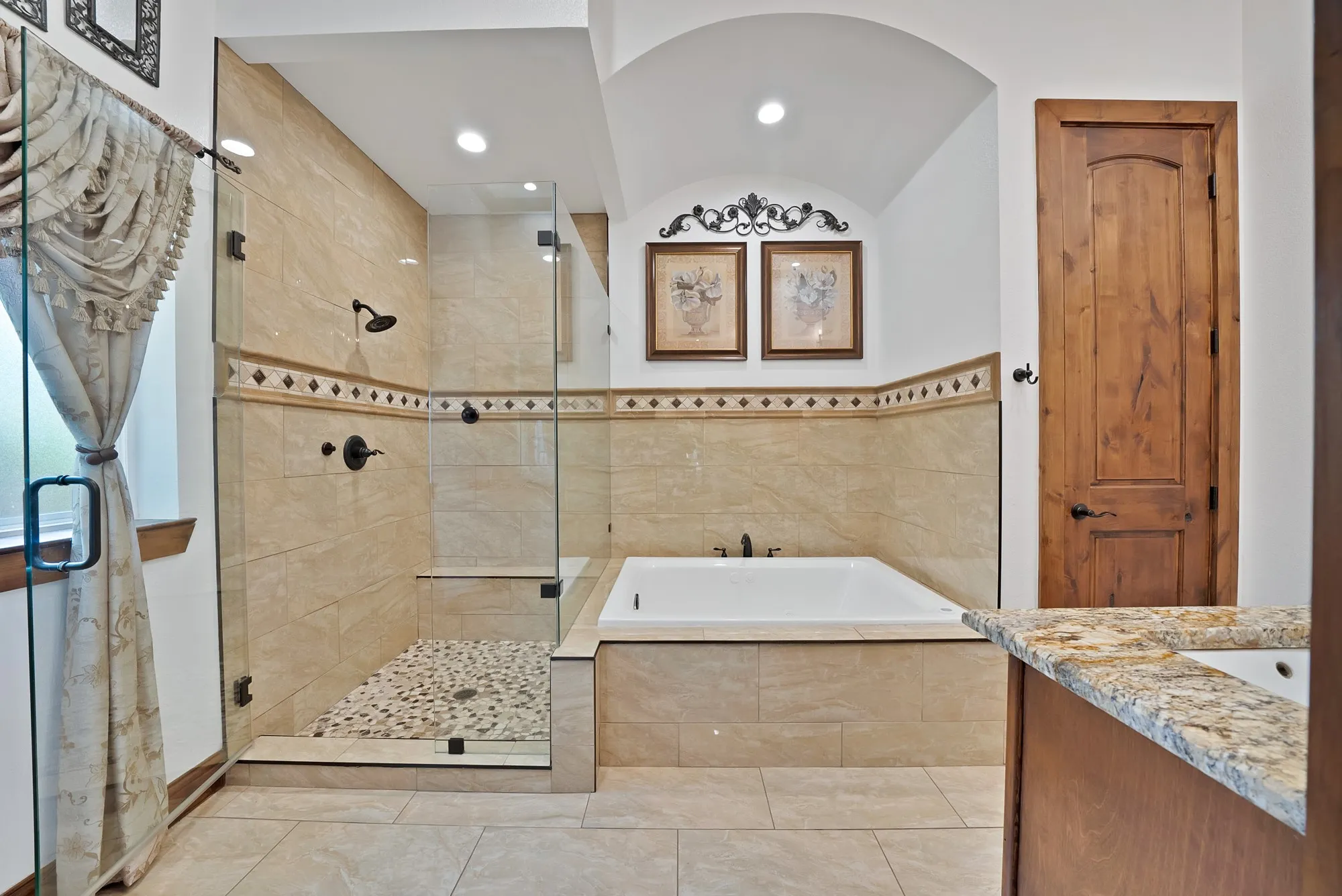 Single Family Residence For Sale in Tarrant County , 4713 Bernice Street, Haltom City, Texas 76117, 4 Bedroom, 3 Bathroom, 2 Garage spaces, 2,501 Sqft, built in 1952, mls#21247366, Real Estate Agent in Haltom City, Homes For Sale in Tarrant county, Homes For Sale in Haltom City, Realtor in Haltom City Texas, Real Estate Brokerage Independent Realty Texas, Luminita Cordes Realtor
